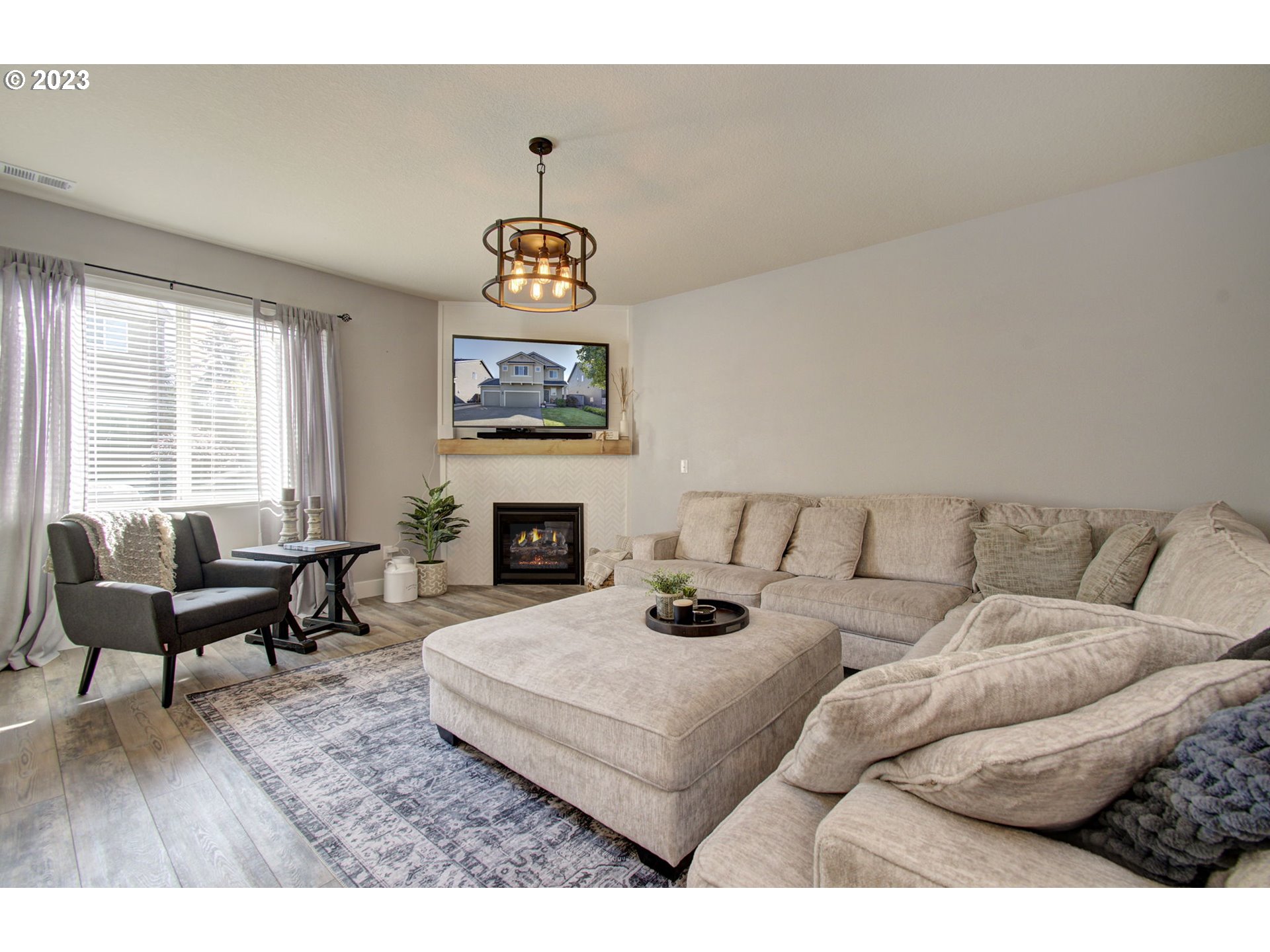 871 N 35TH AVE