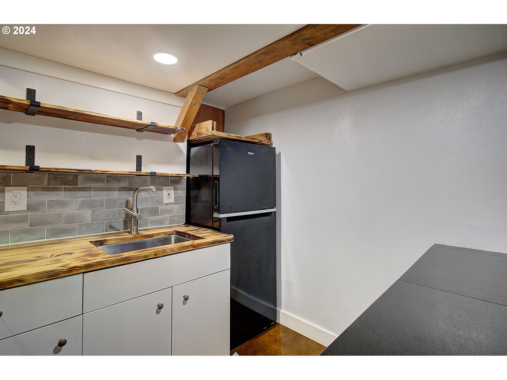 3817 V ST