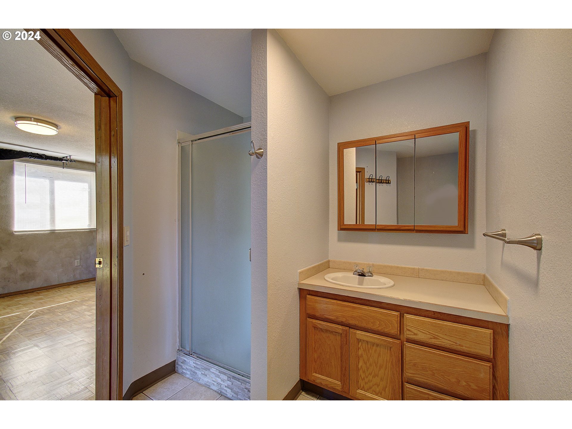 3817 V ST