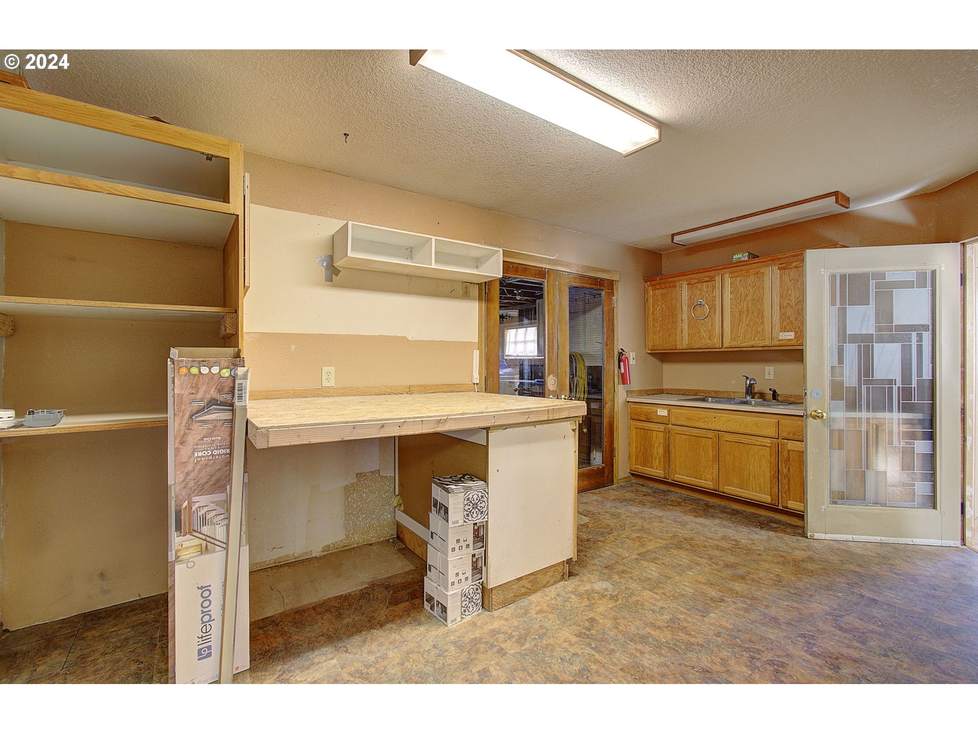 3817 V ST