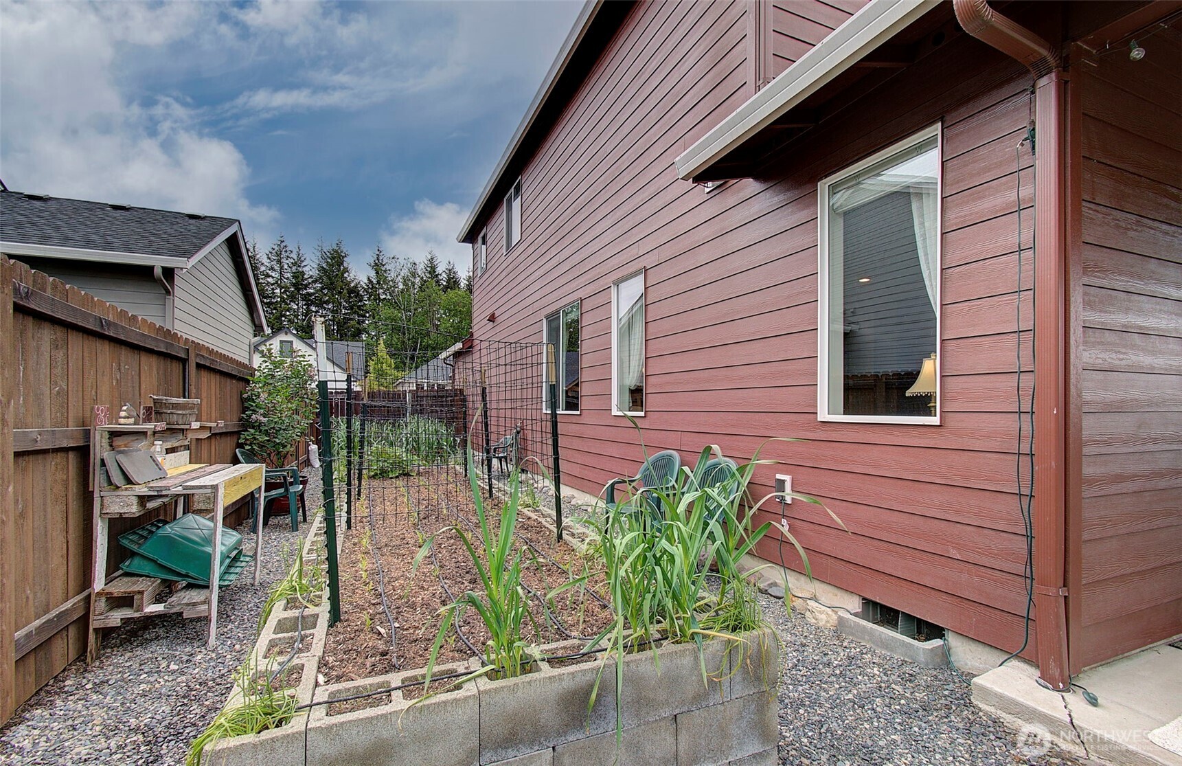 1919 SE 25th Way