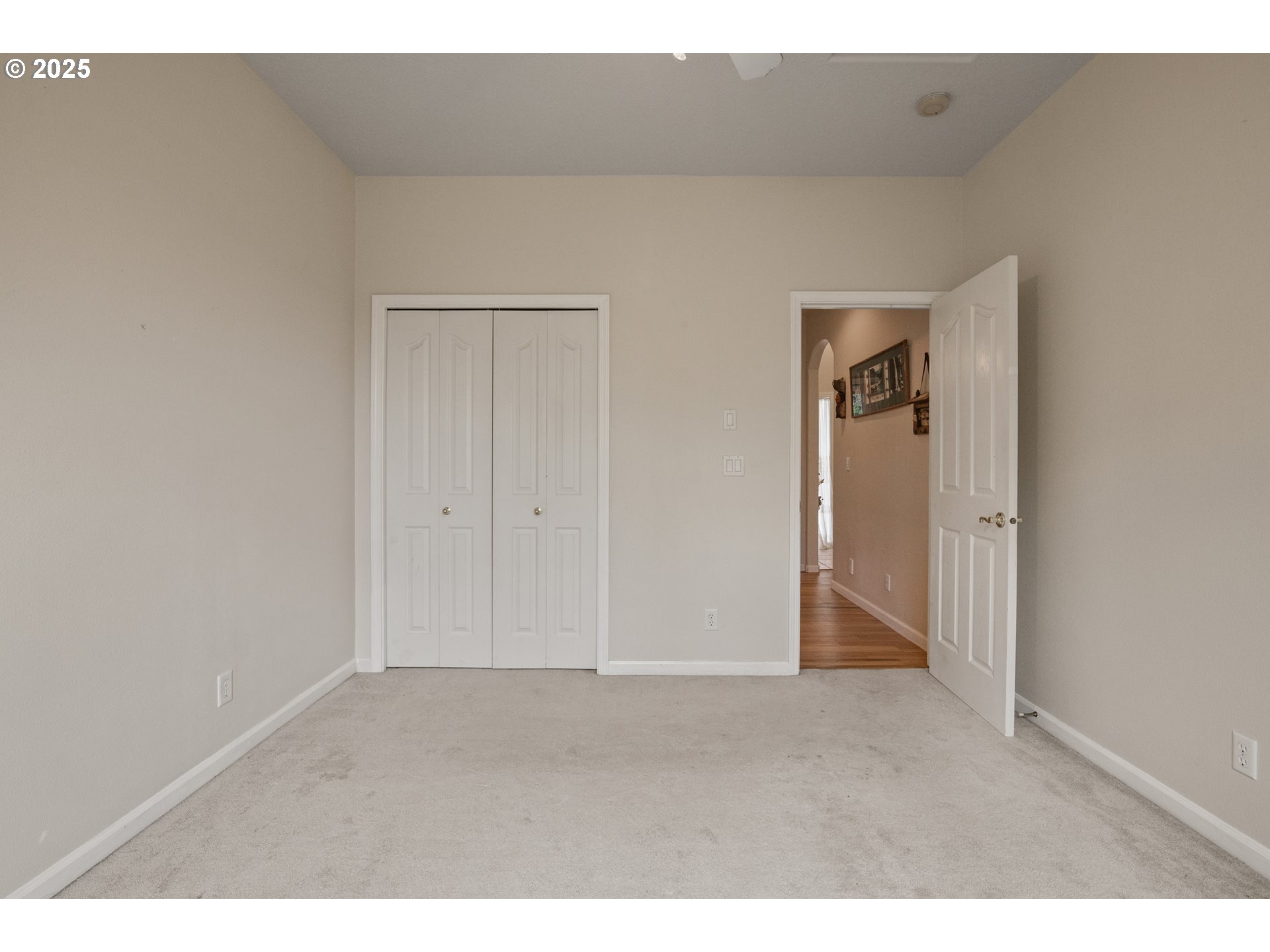 1615 NW SISTERS CT