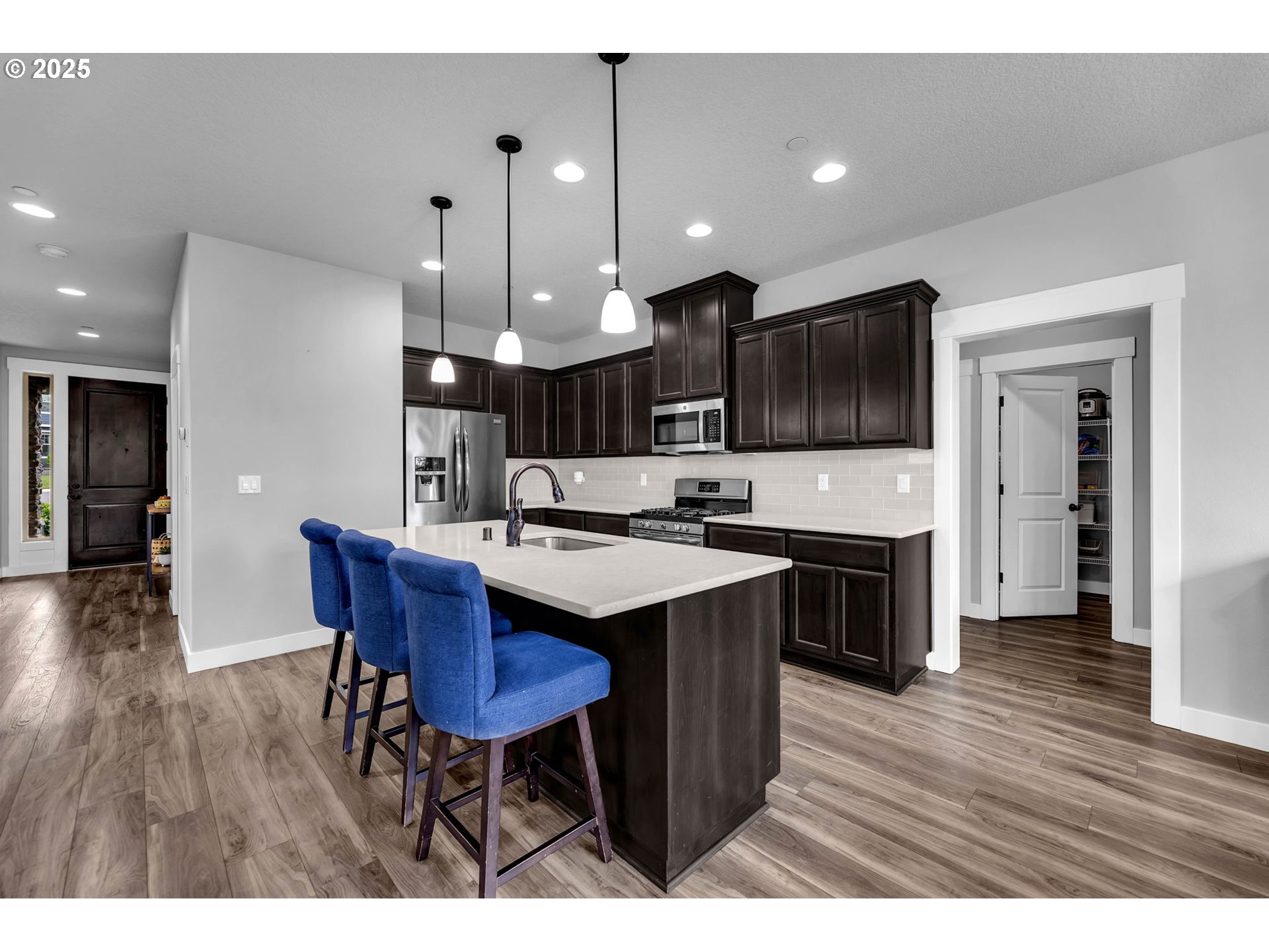 3924 NE TACOMA CT