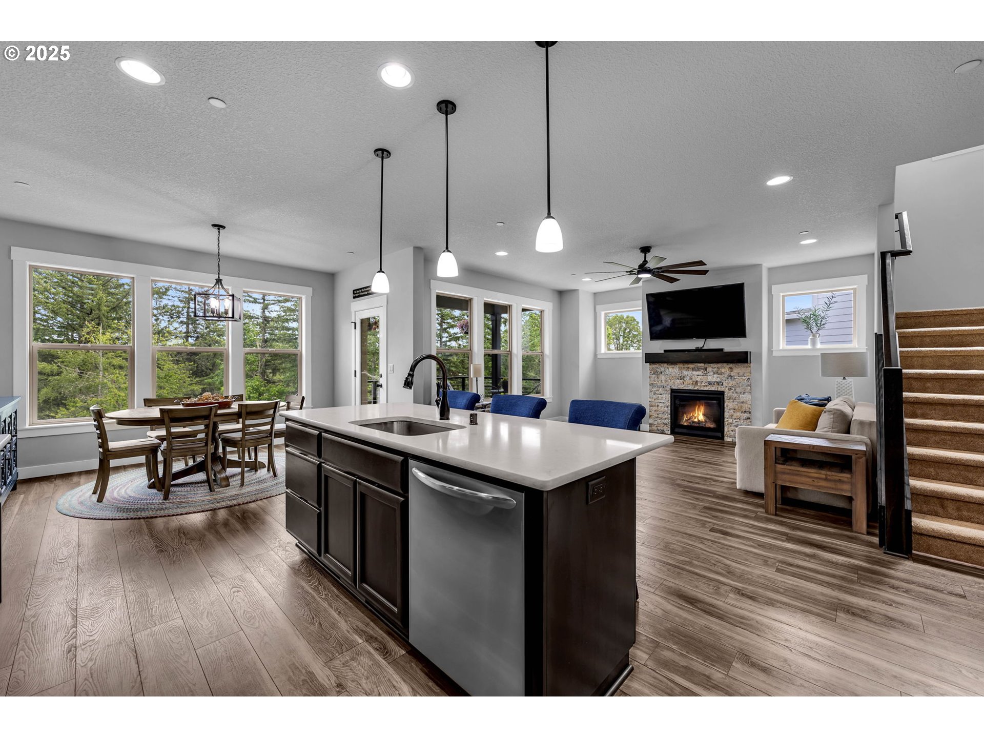 3924 NE TACOMA CT
