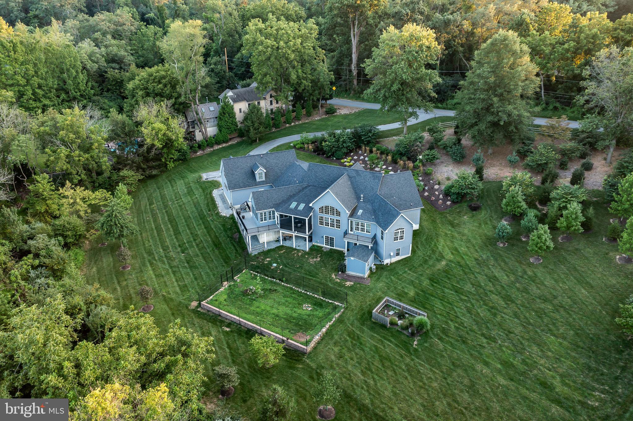 2212 Bodine Rd