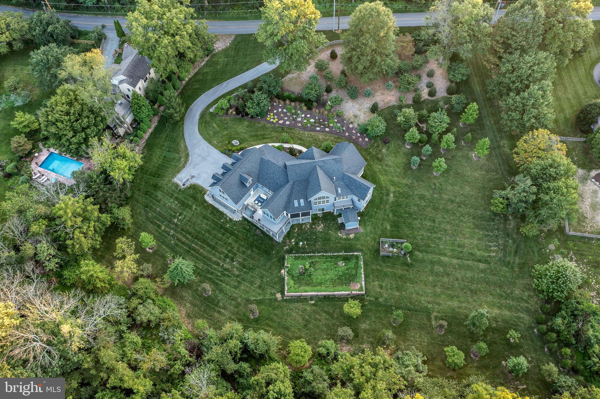 2212 Bodine Rd