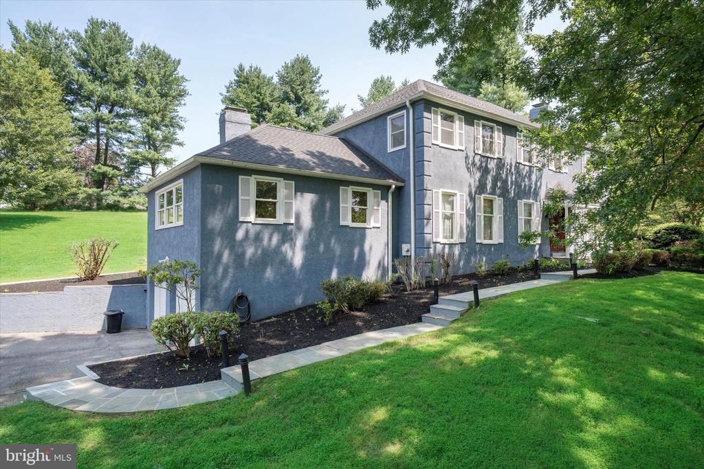 2 FERN HILL ROAD