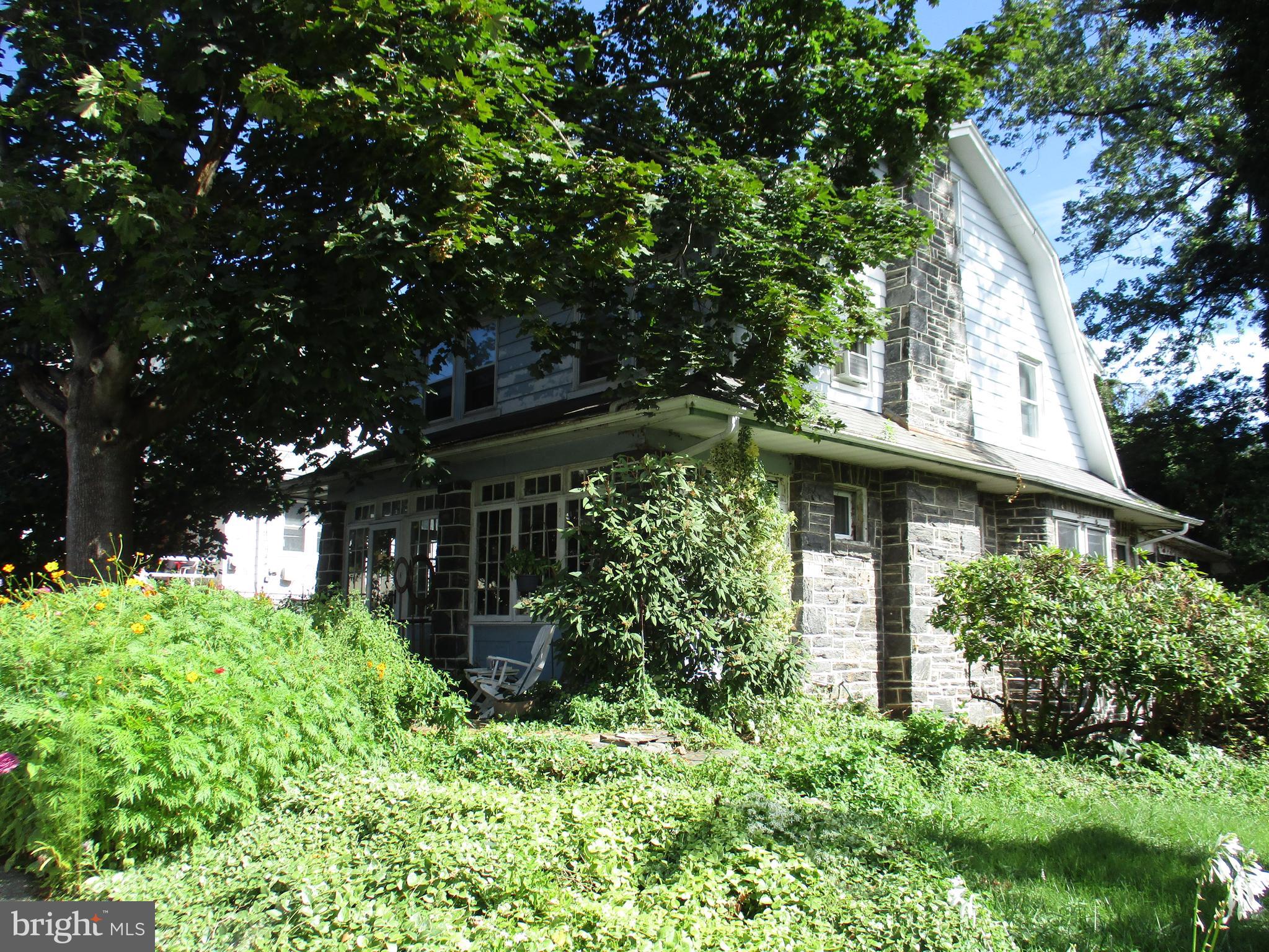 117 Foster Ave