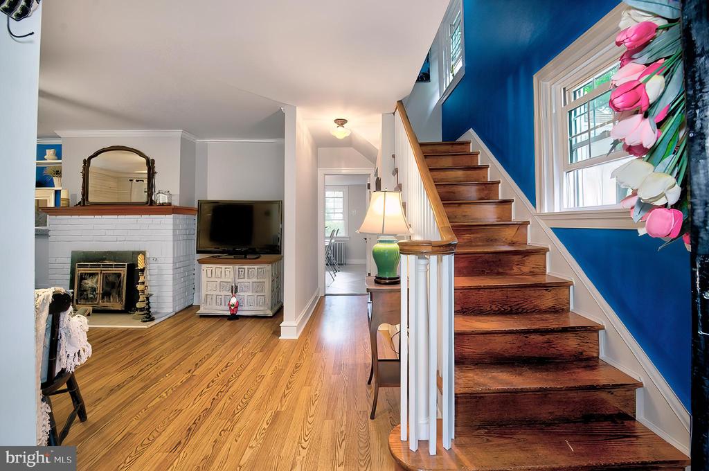 453 Conestoga Rd