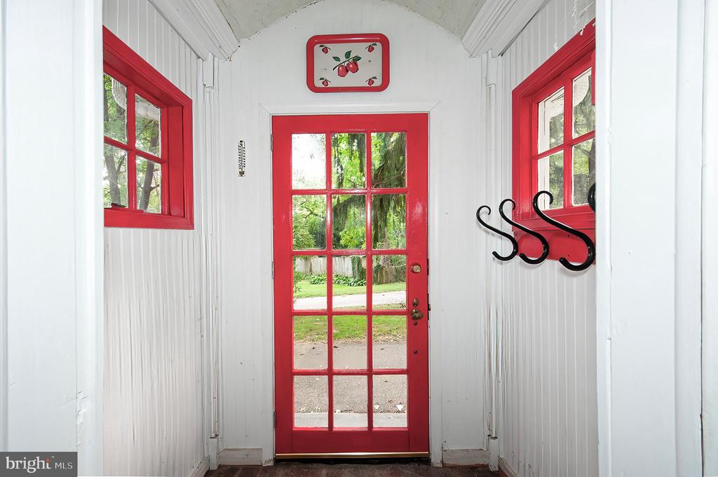 453 Conestoga Rd