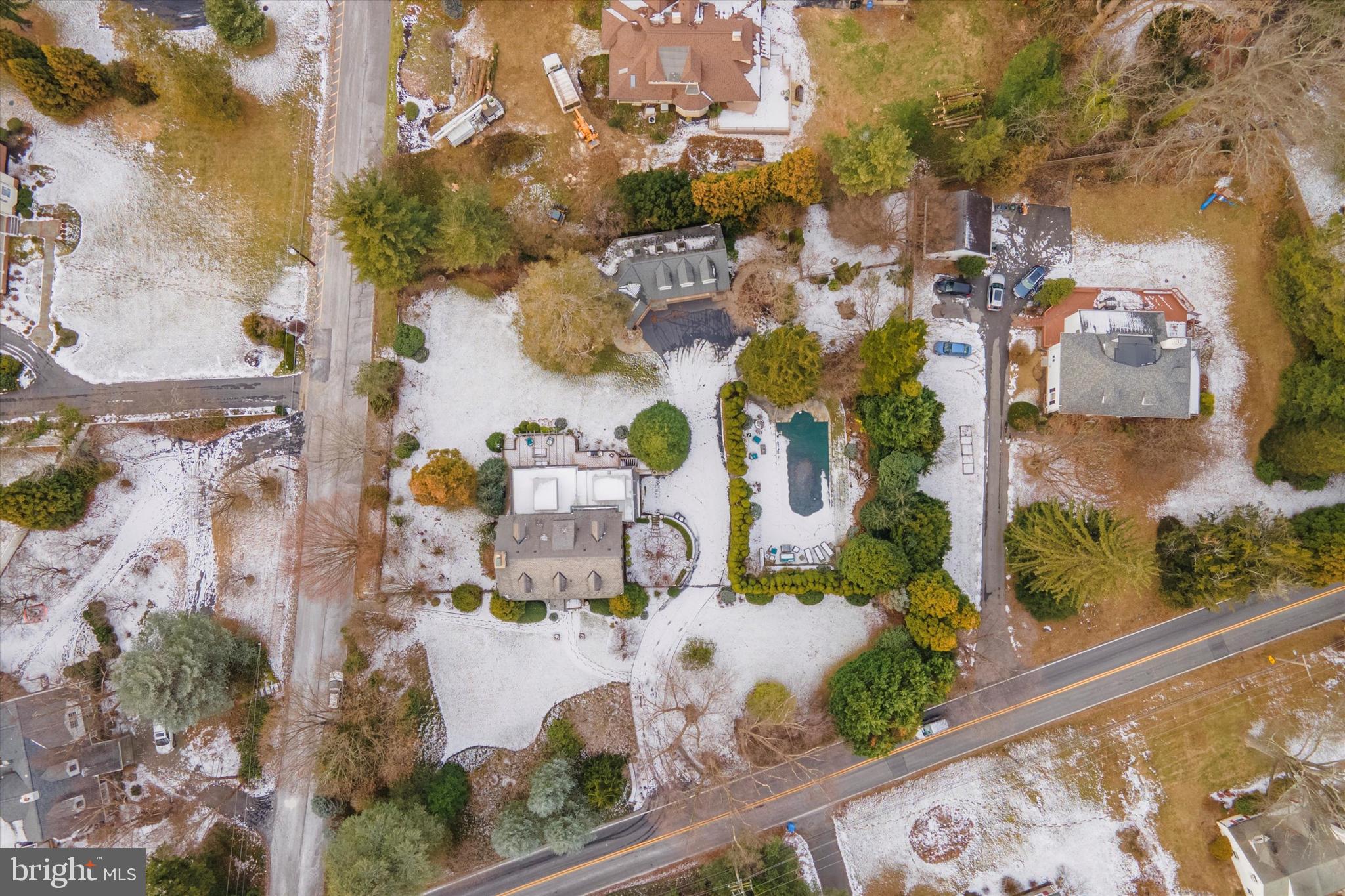 101 E BROOKHAVEN RD