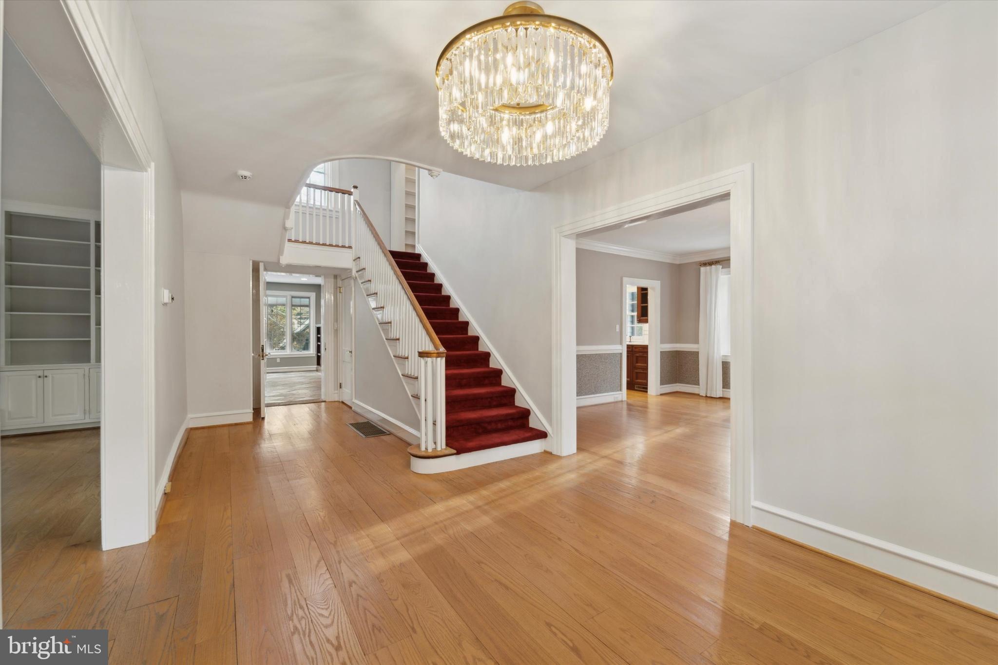 101 E BROOKHAVEN RD