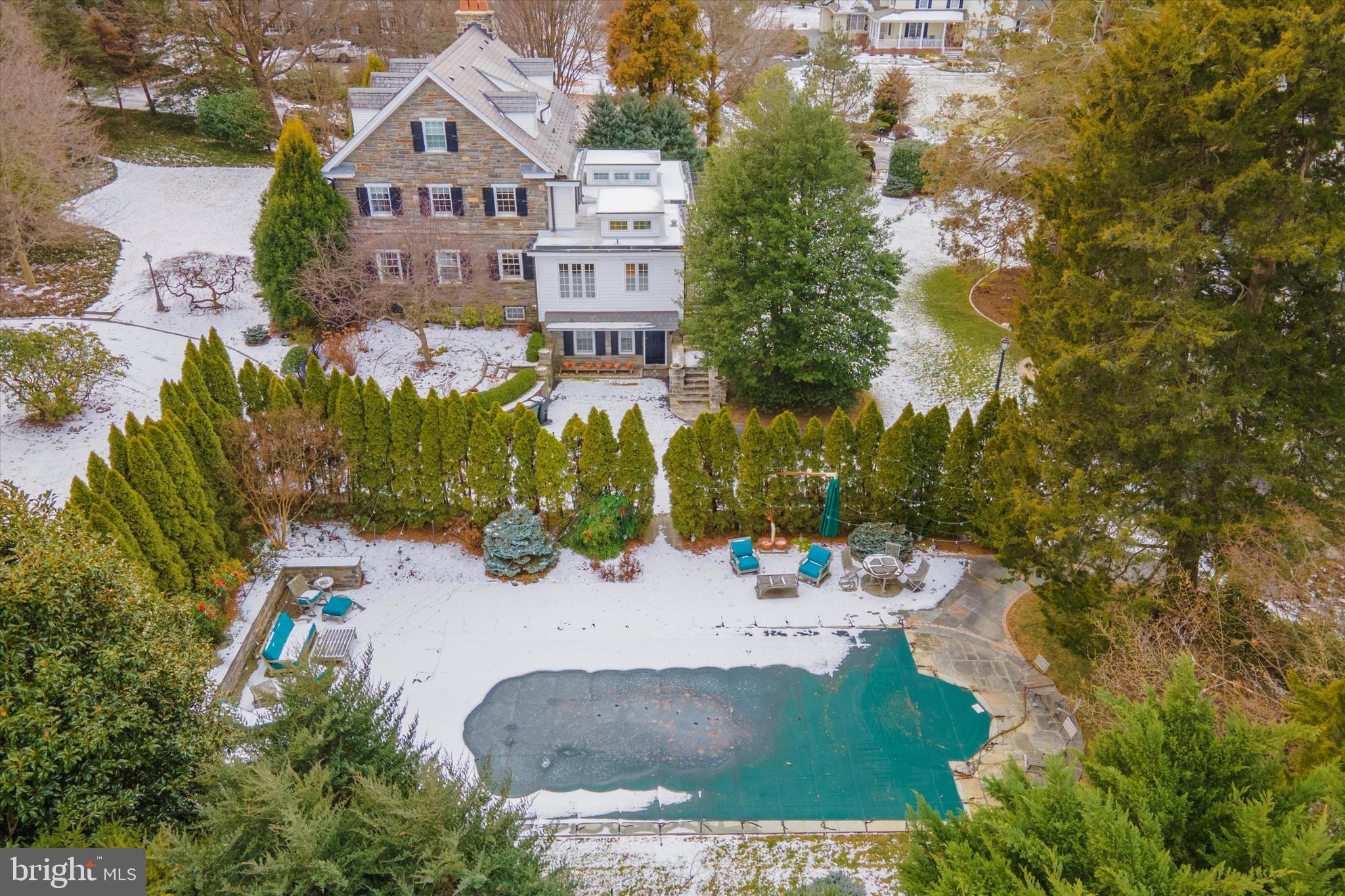 101 E BROOKHAVEN RD