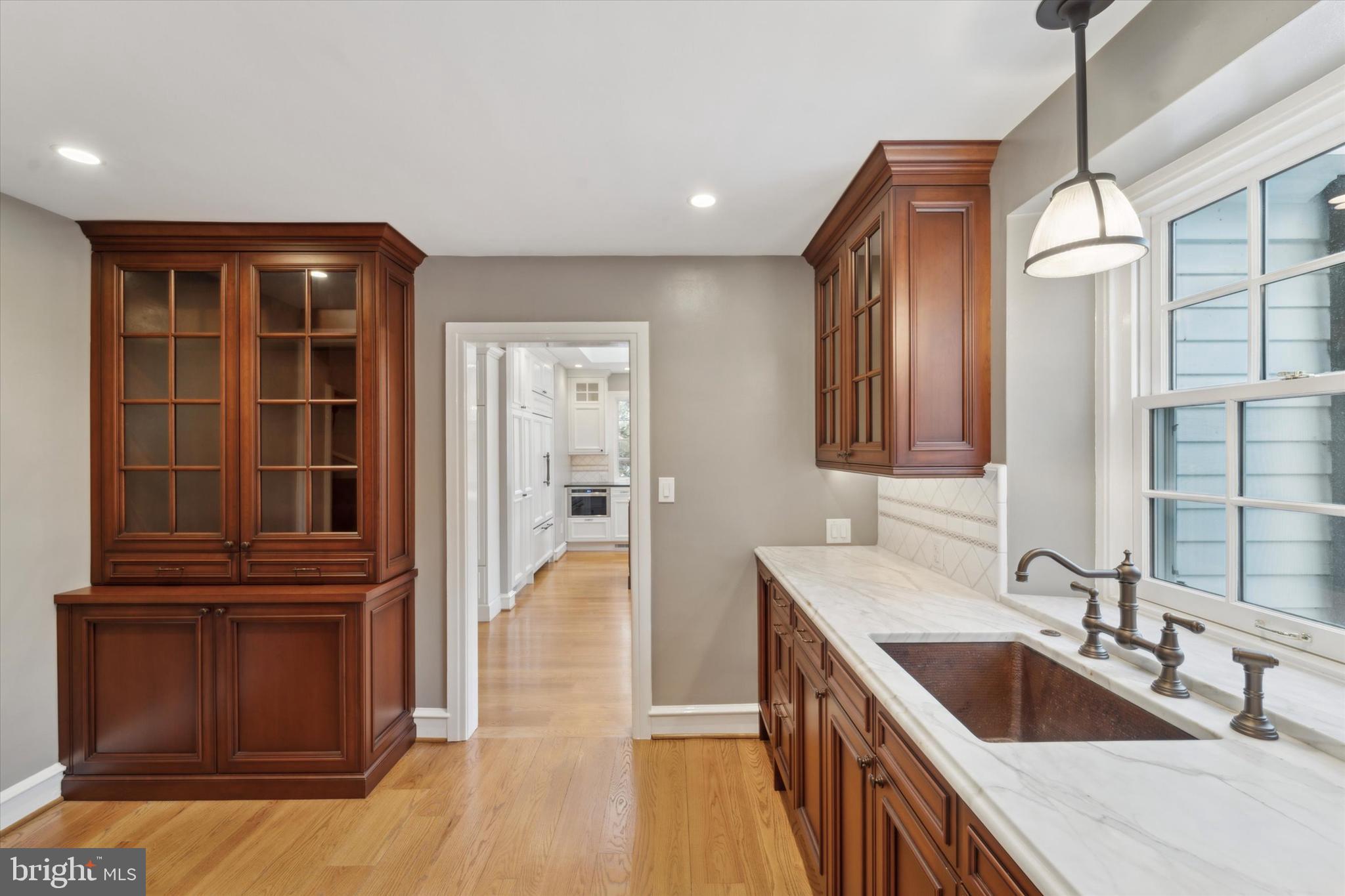 101 E BROOKHAVEN RD