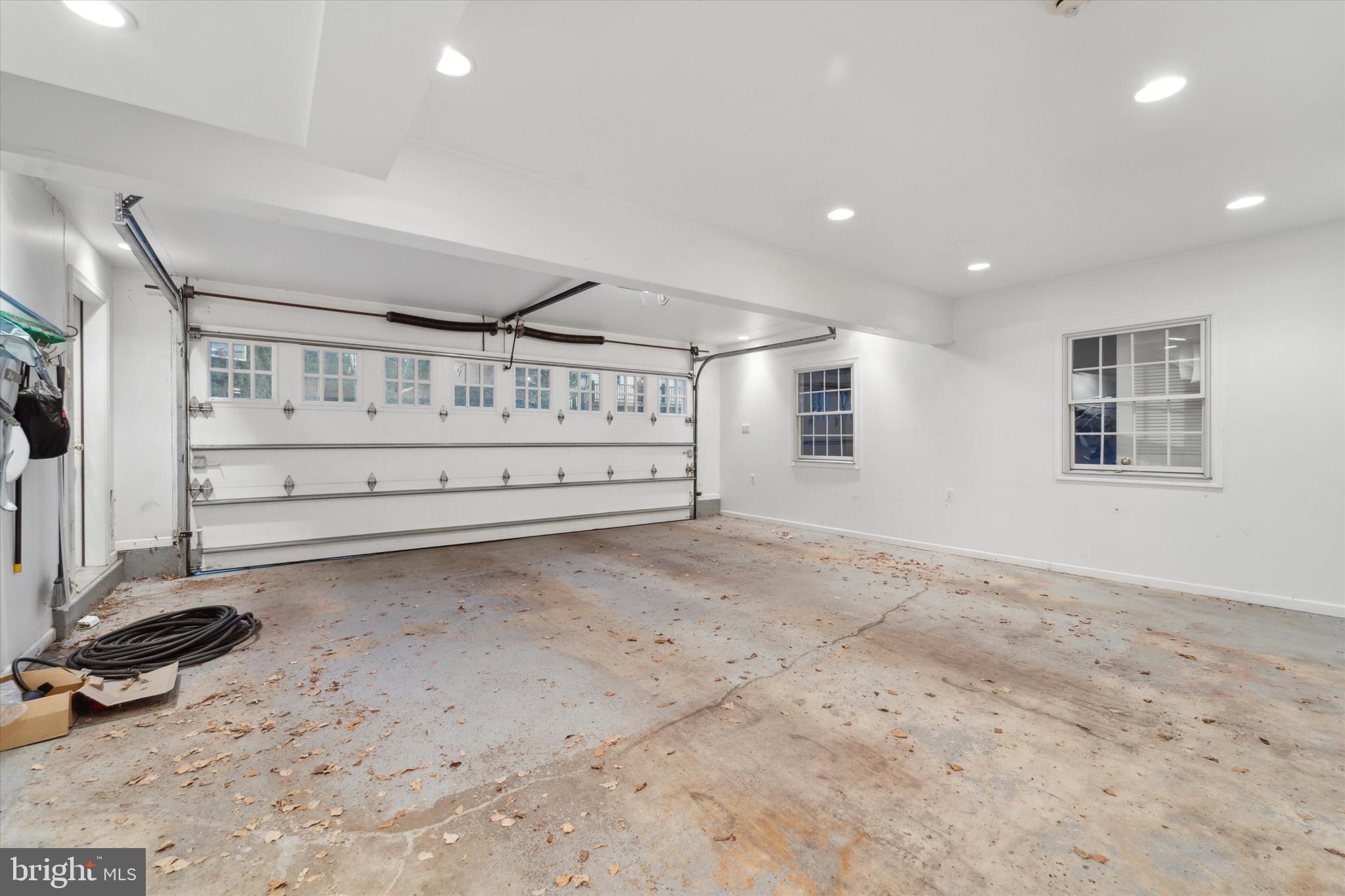 101 E BROOKHAVEN RD
