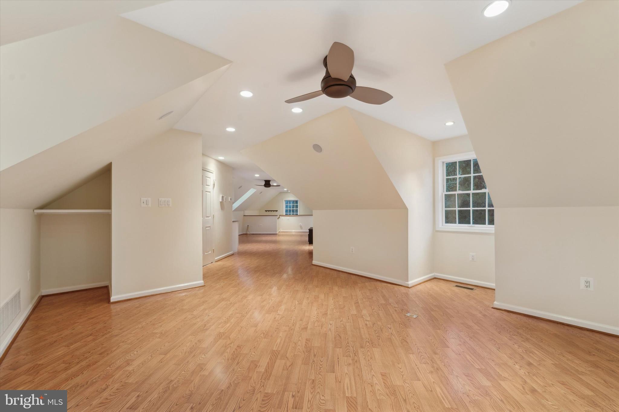 101 E BROOKHAVEN RD