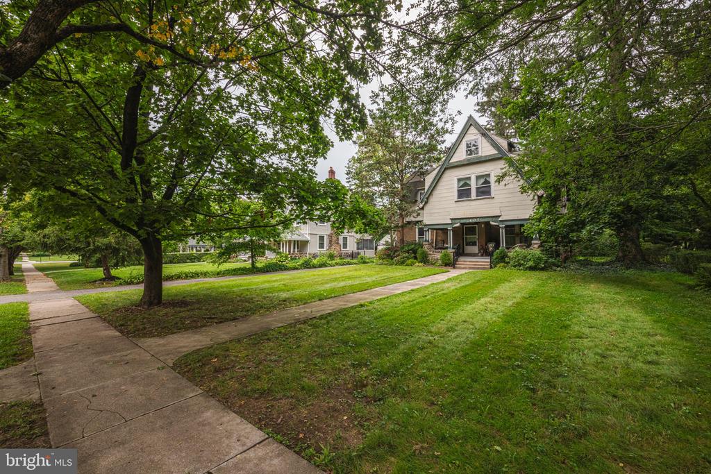 407 MIDLAND AVENUE