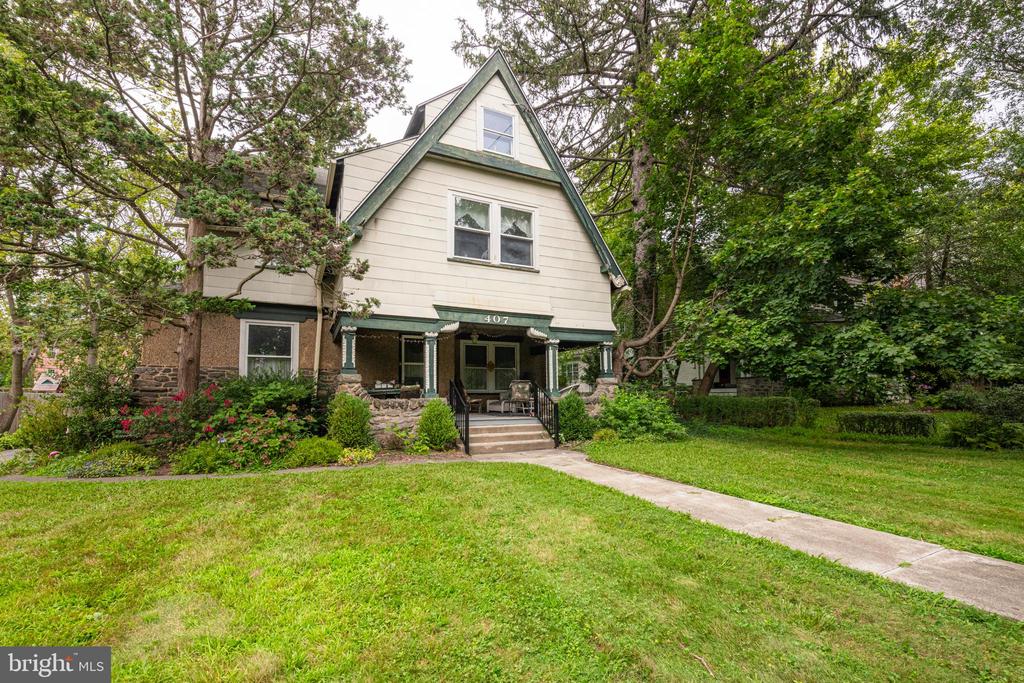 407 MIDLAND AVENUE