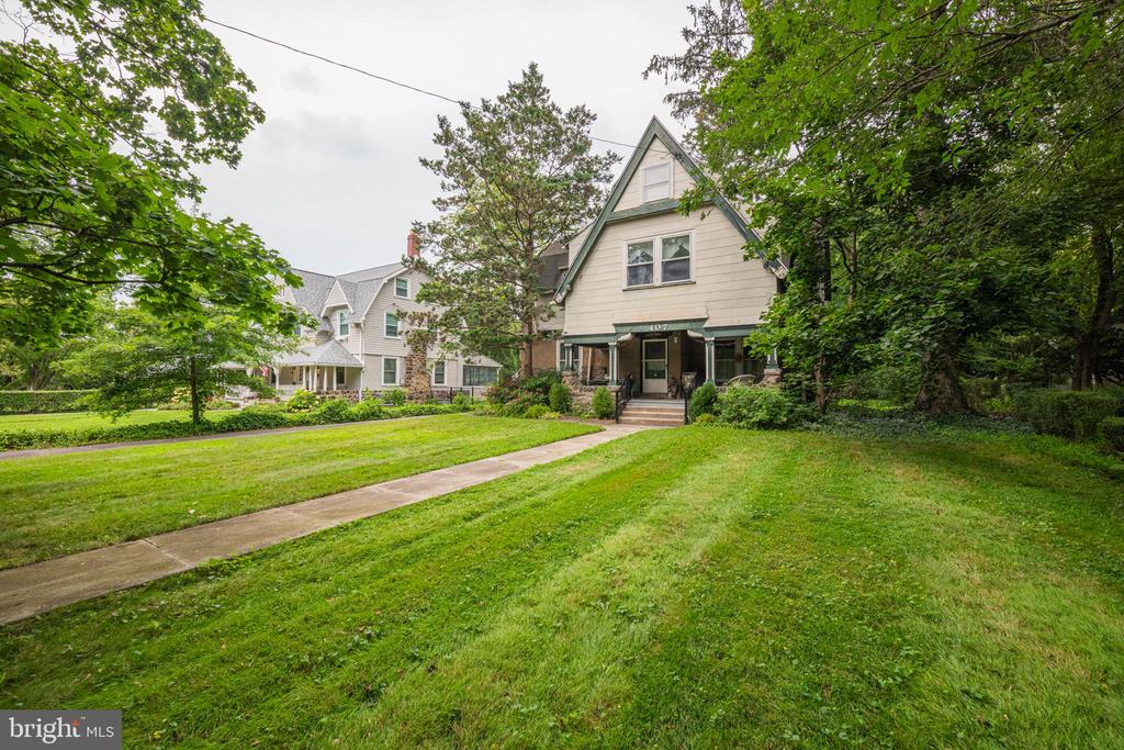407 MIDLAND AVENUE