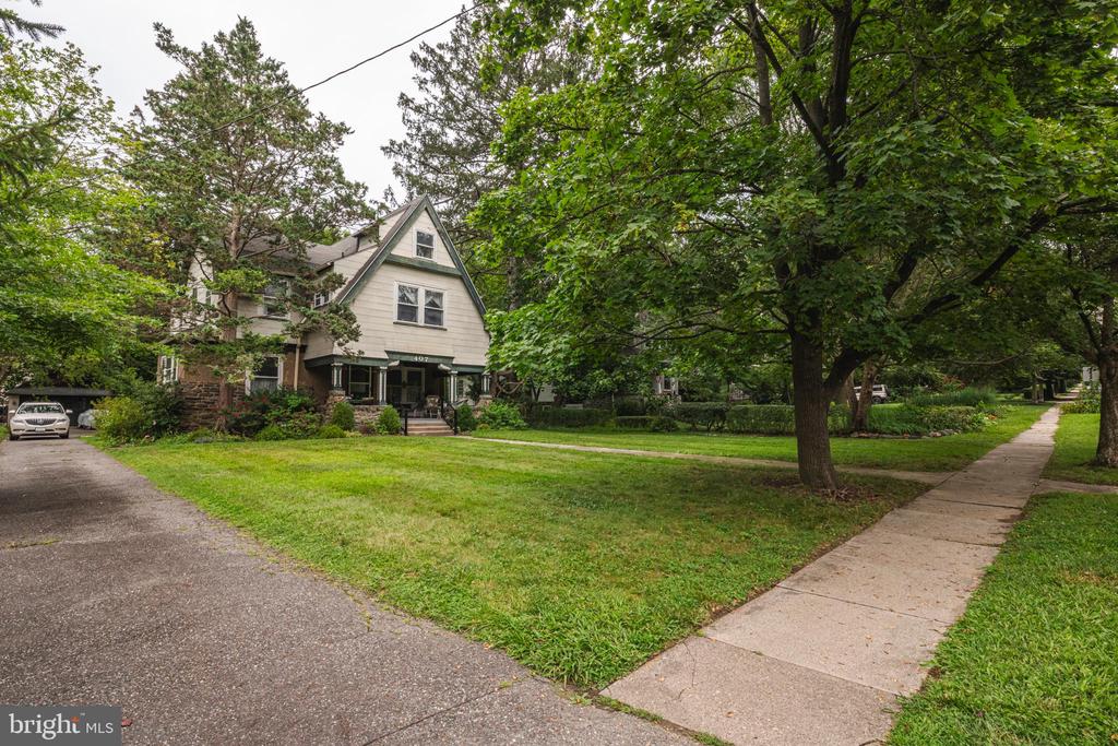 407 MIDLAND AVENUE