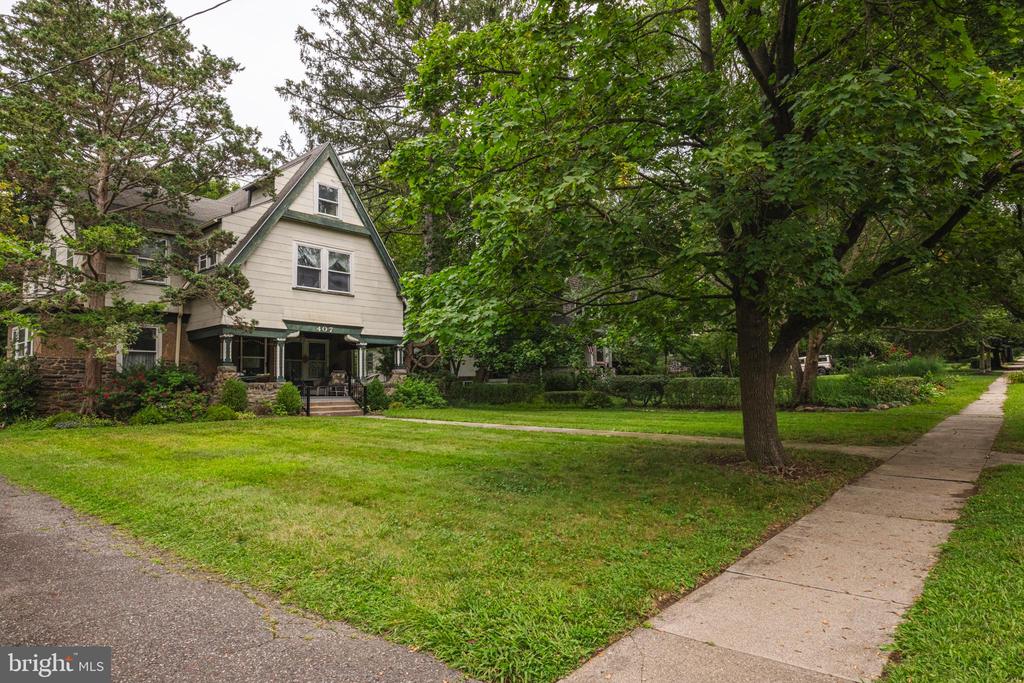 407 MIDLAND AVENUE