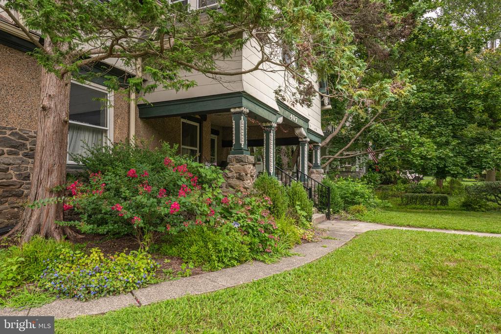 407 MIDLAND AVENUE