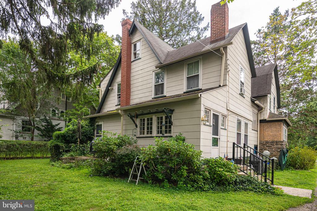 407 MIDLAND AVENUE