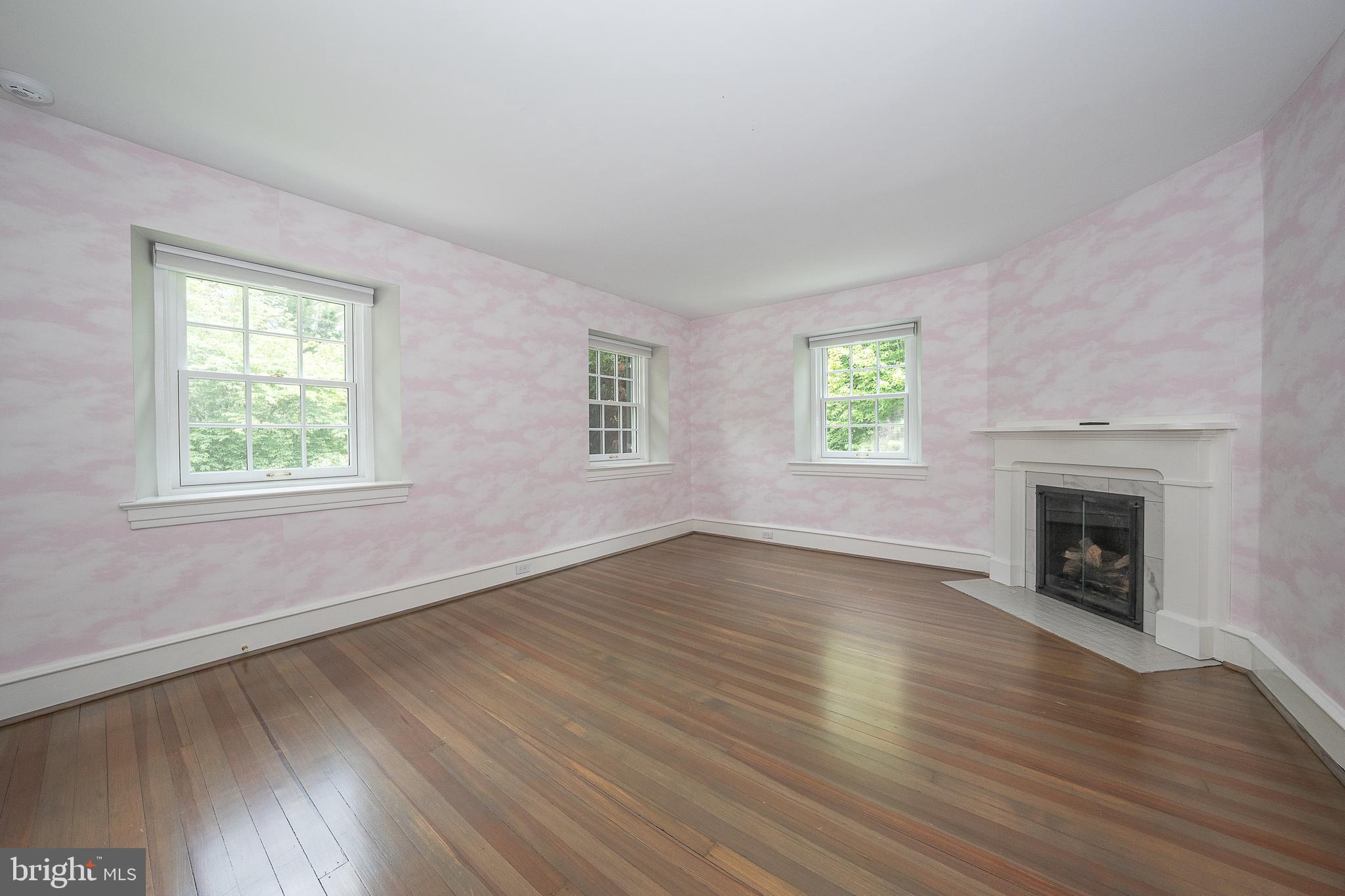 101 E BROOKHAVEN ROAD