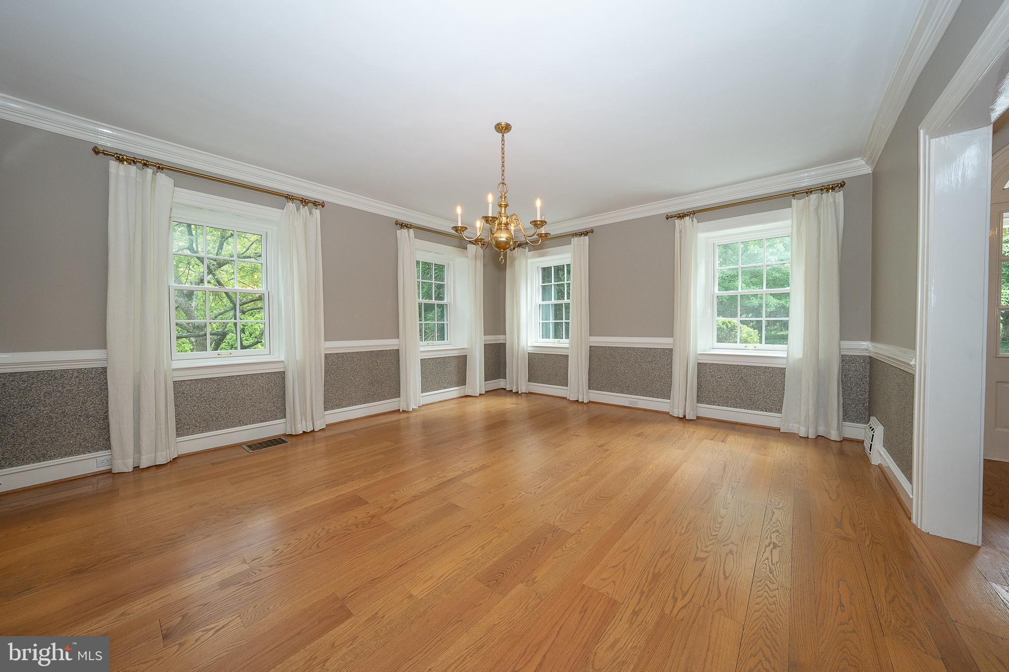 101 E BROOKHAVEN ROAD