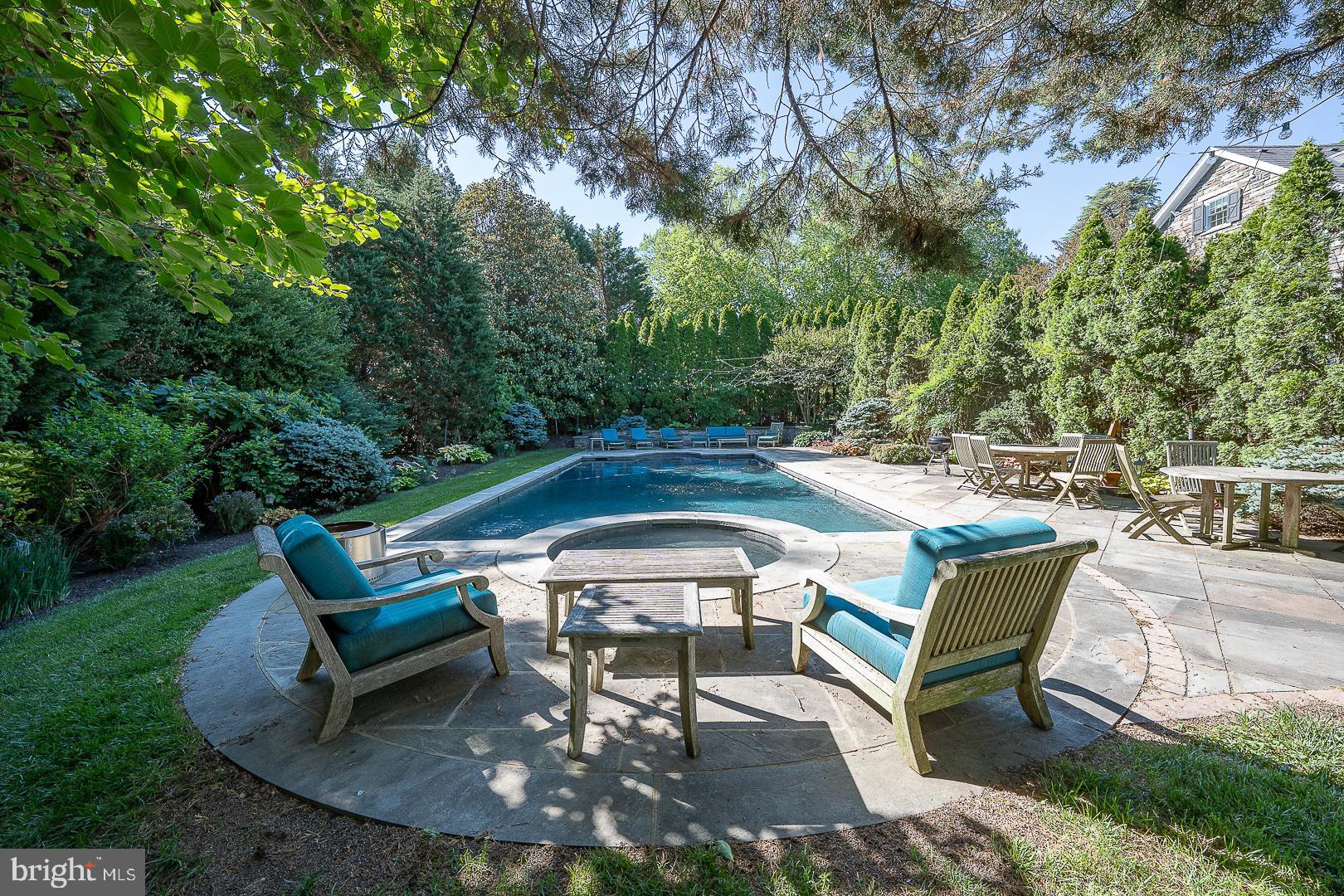 101 E BROOKHAVEN ROAD