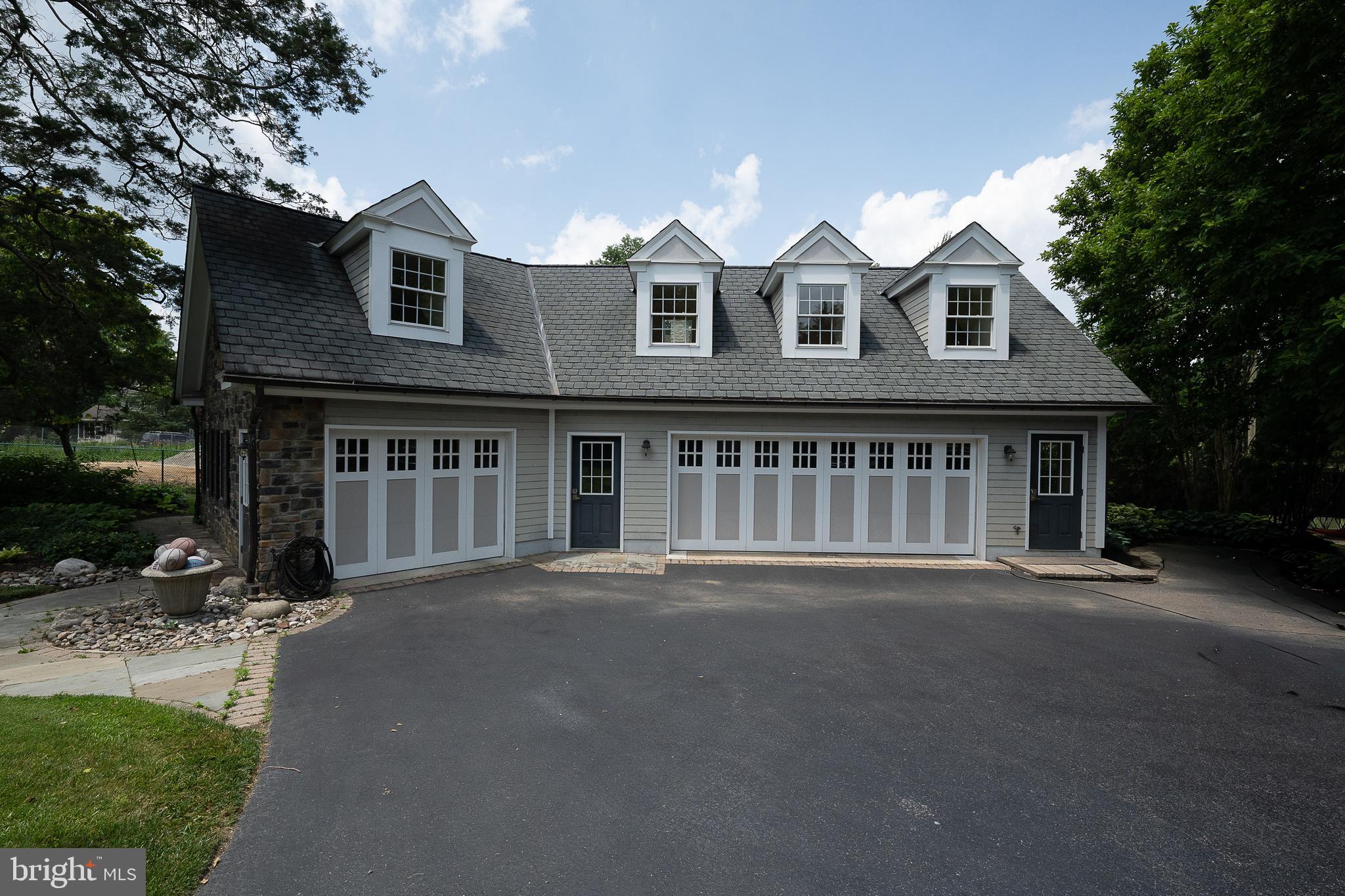 101 E BROOKHAVEN ROAD