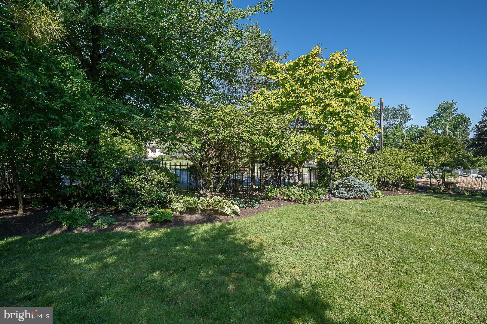101 E BROOKHAVEN ROAD