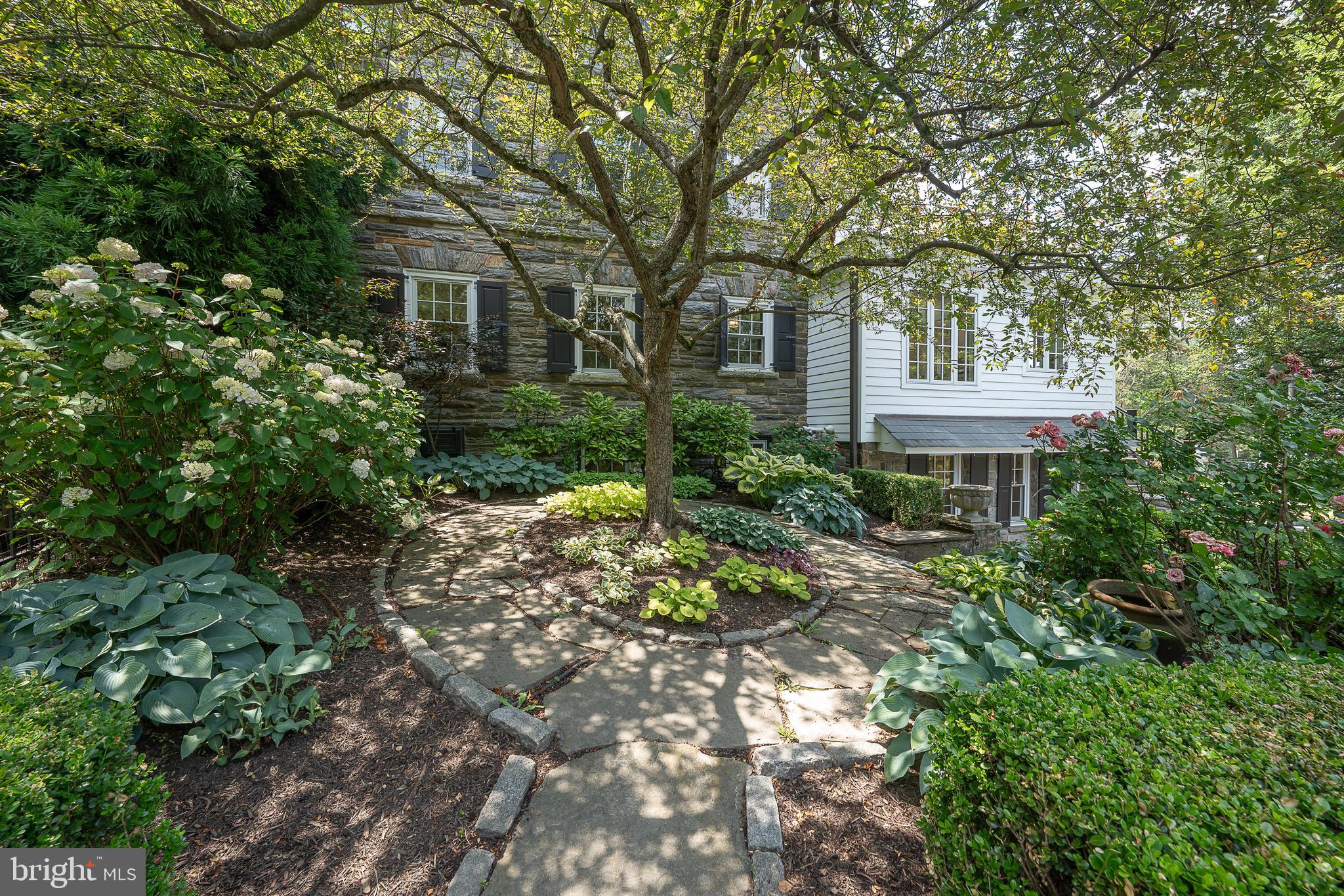 101 E BROOKHAVEN ROAD
