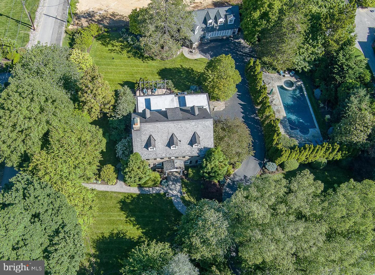 101 E BROOKHAVEN ROAD