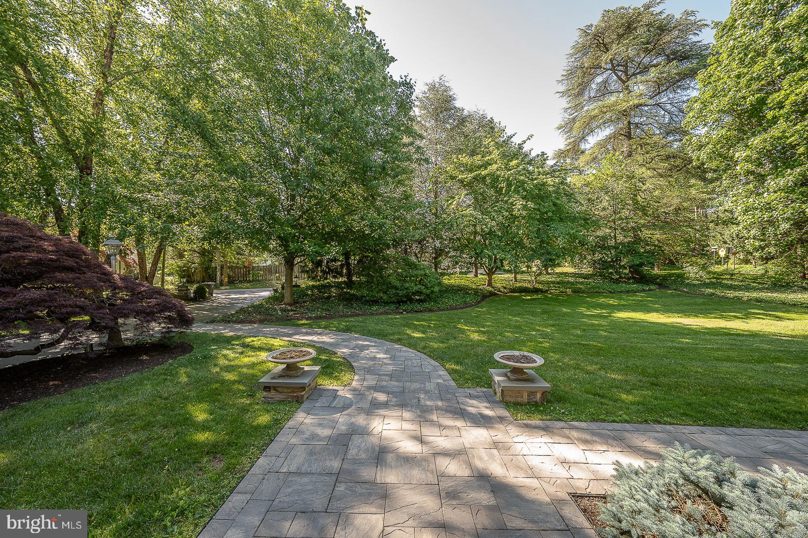 101 E BROOKHAVEN ROAD