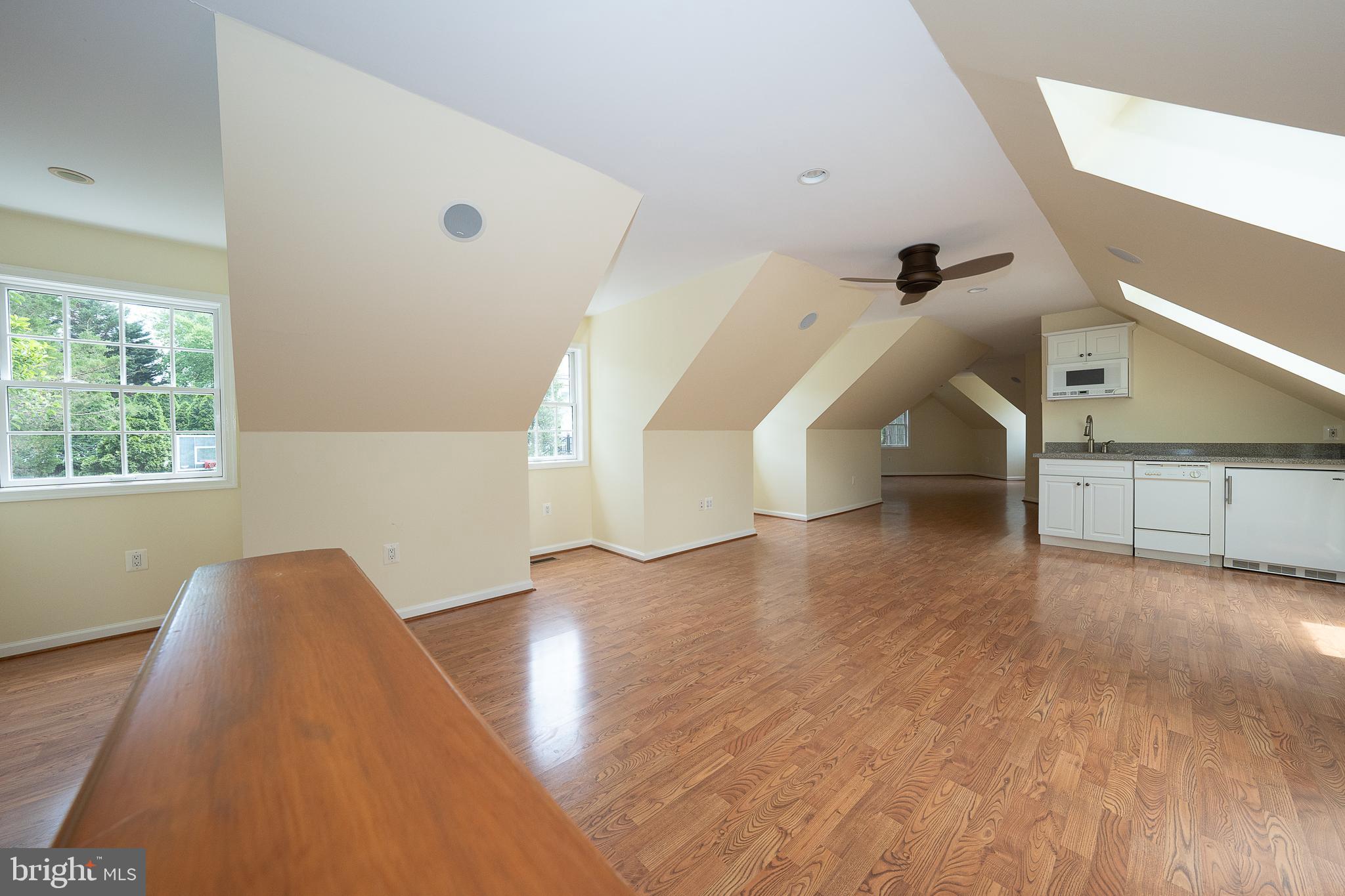 101 E BROOKHAVEN ROAD