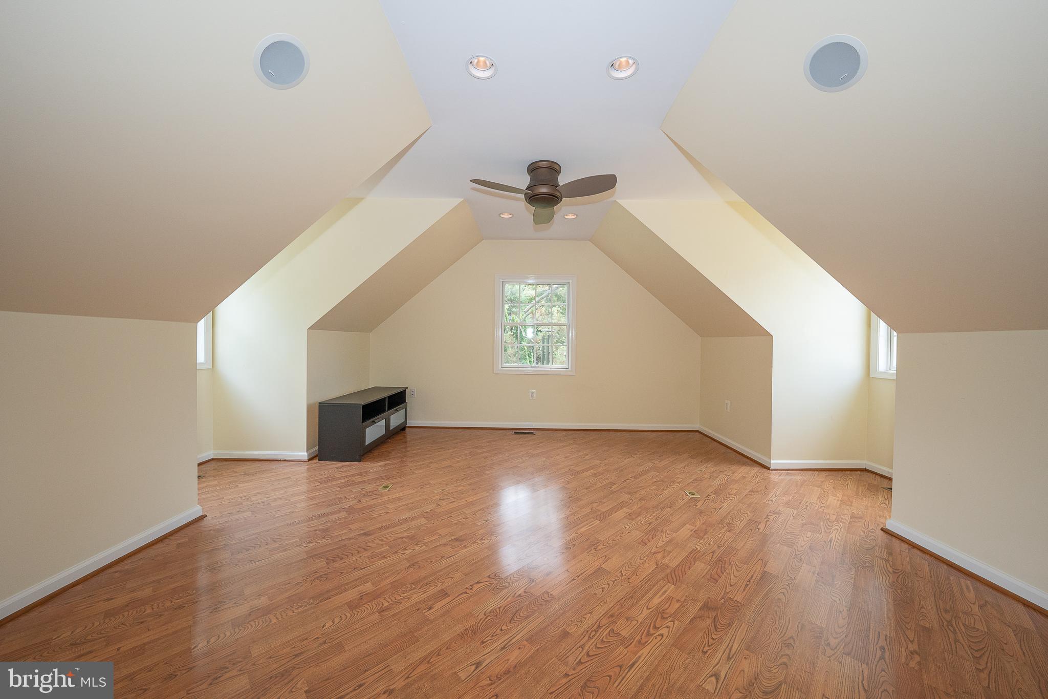 101 E BROOKHAVEN ROAD