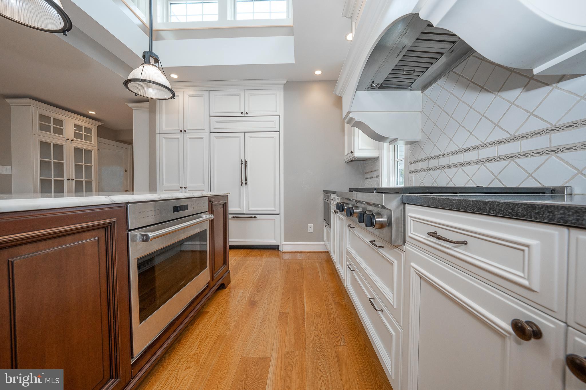 101 E BROOKHAVEN ROAD