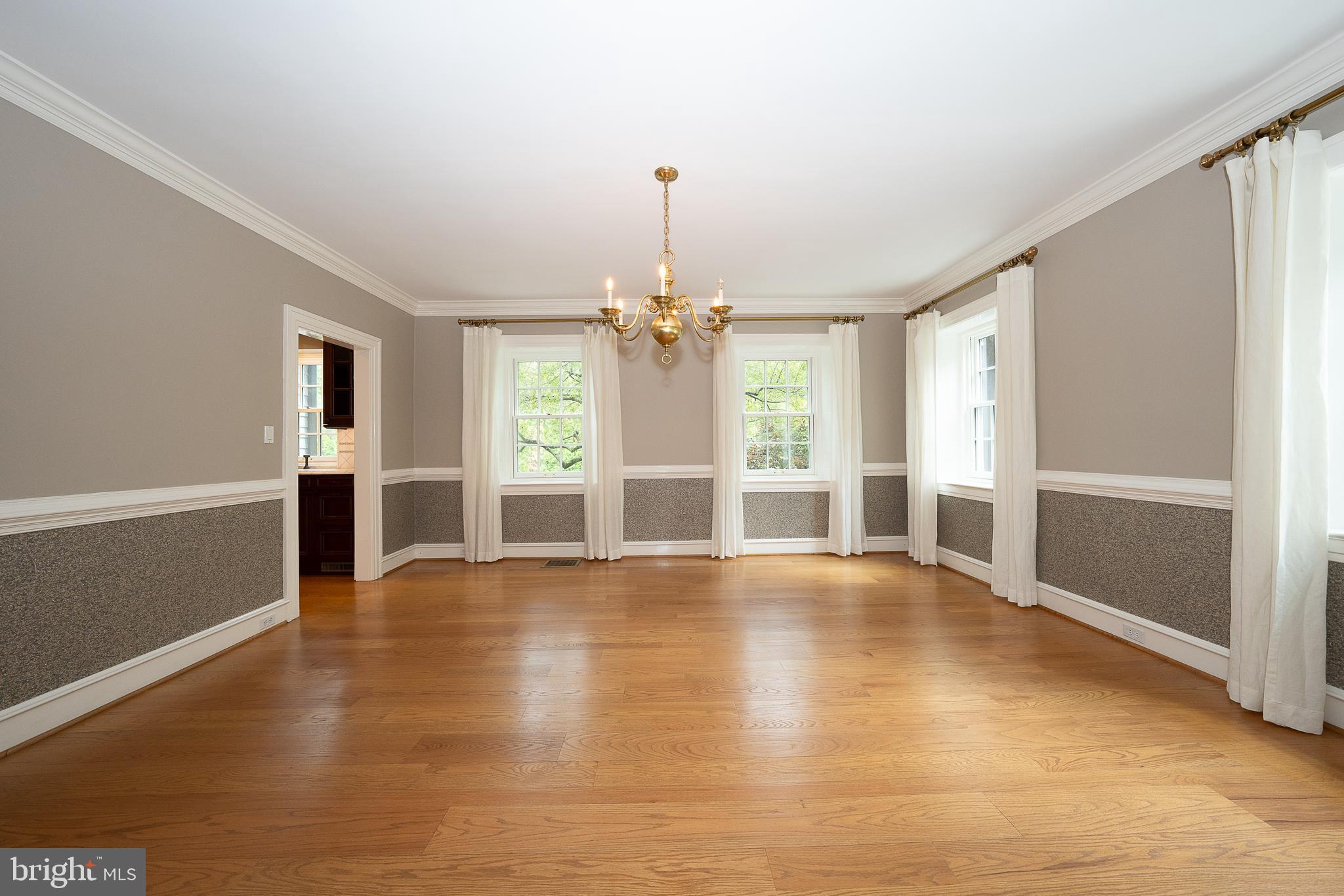 101 E BROOKHAVEN ROAD
