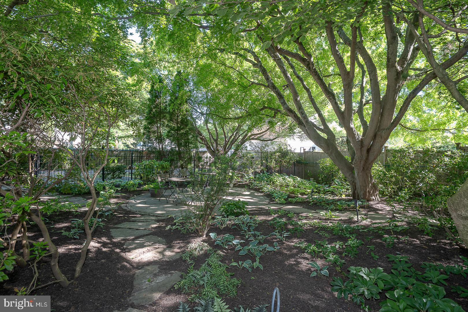 101 E BROOKHAVEN ROAD