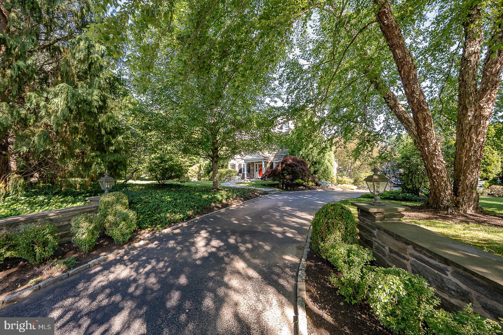 101 E BROOKHAVEN ROAD