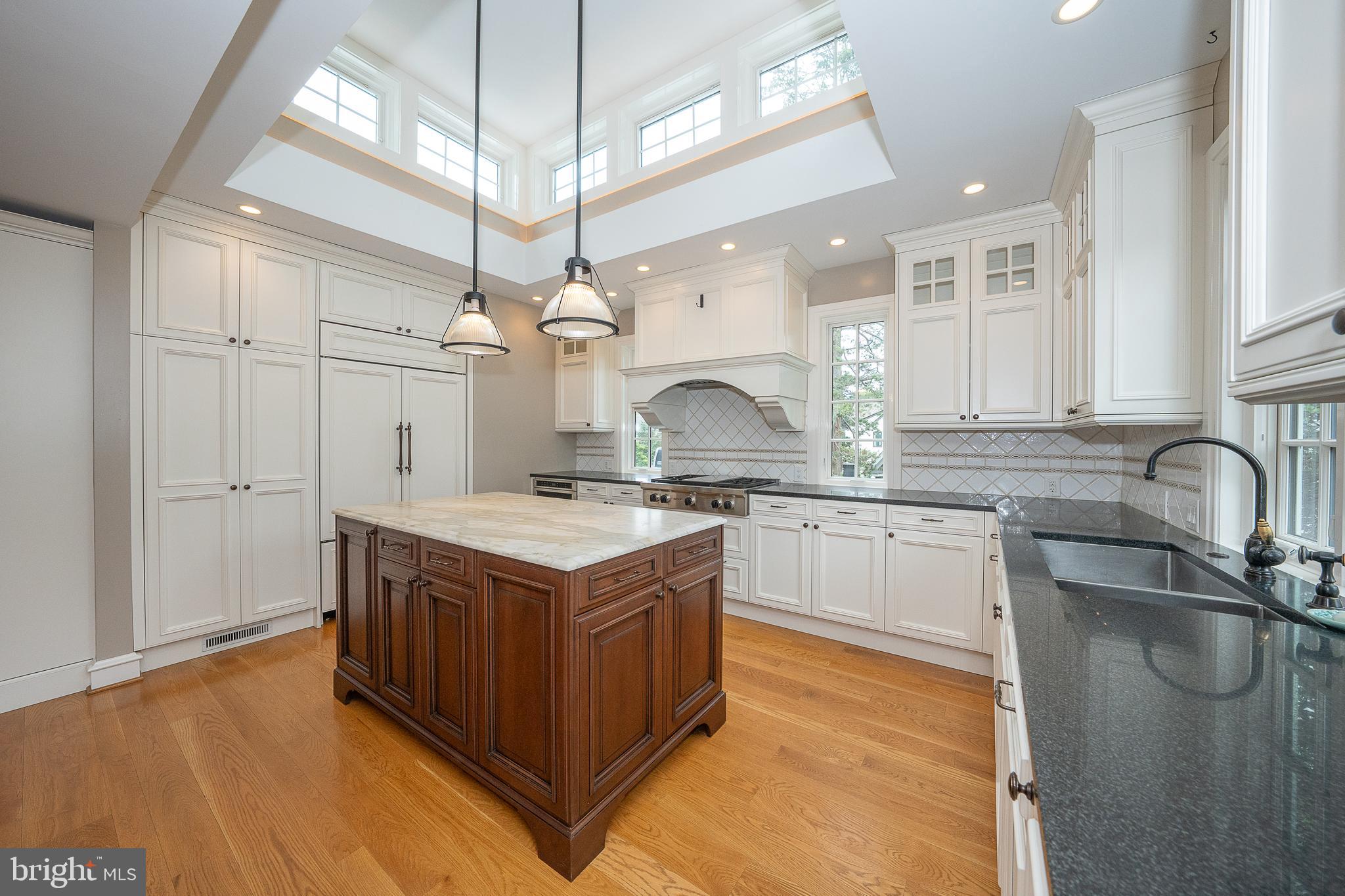 101 E BROOKHAVEN ROAD