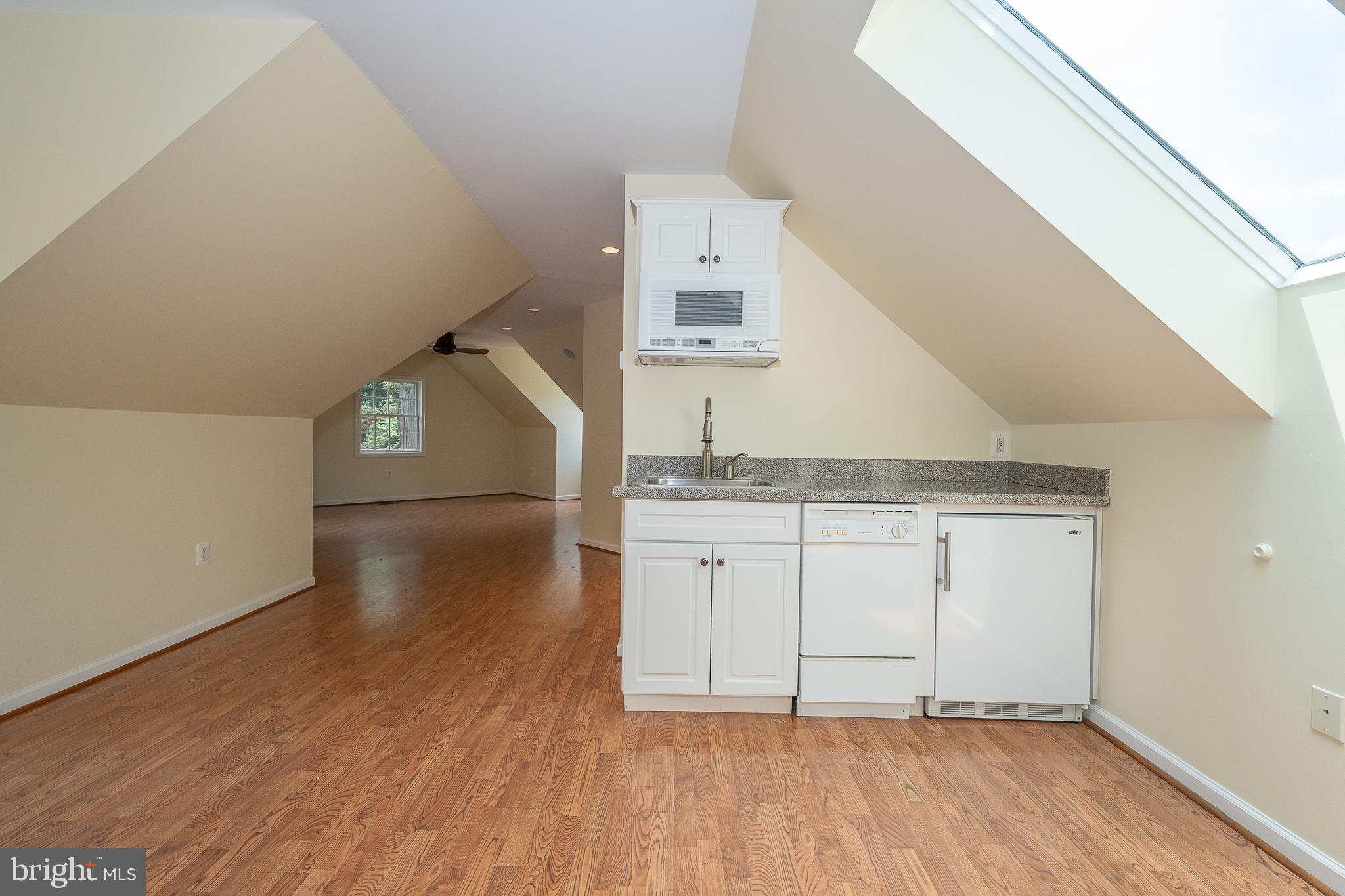 101 E BROOKHAVEN ROAD