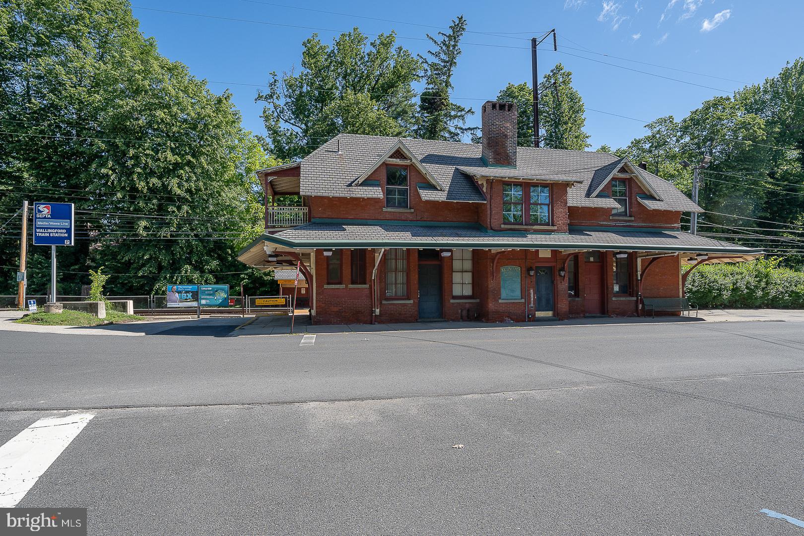 101 E BROOKHAVEN ROAD