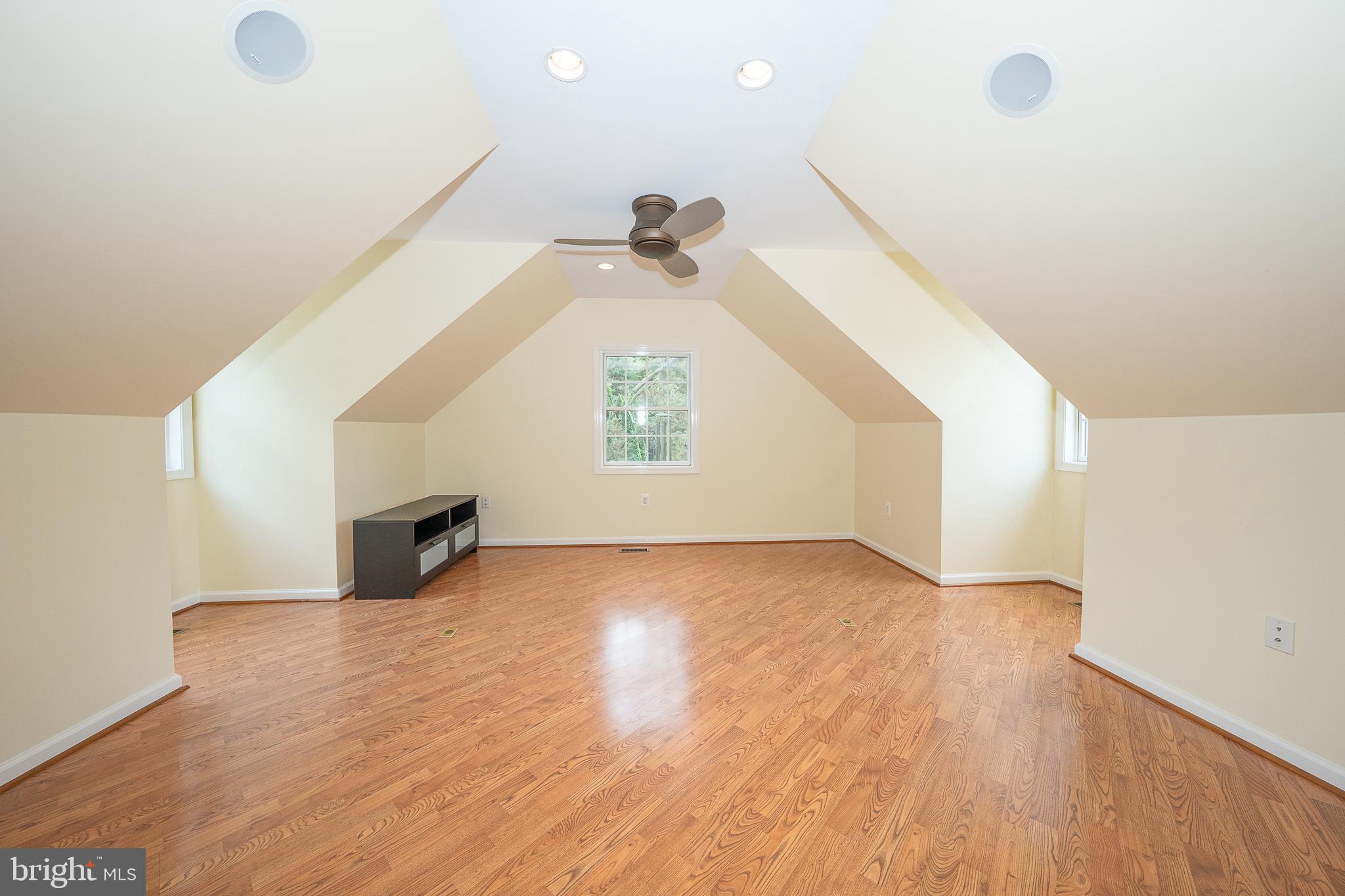 101 E BROOKHAVEN ROAD