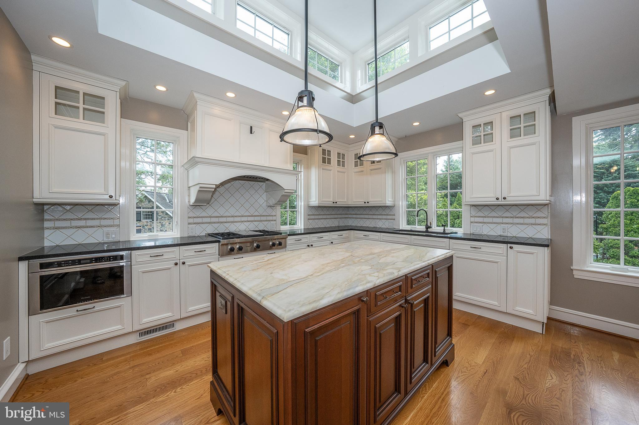101 E BROOKHAVEN ROAD