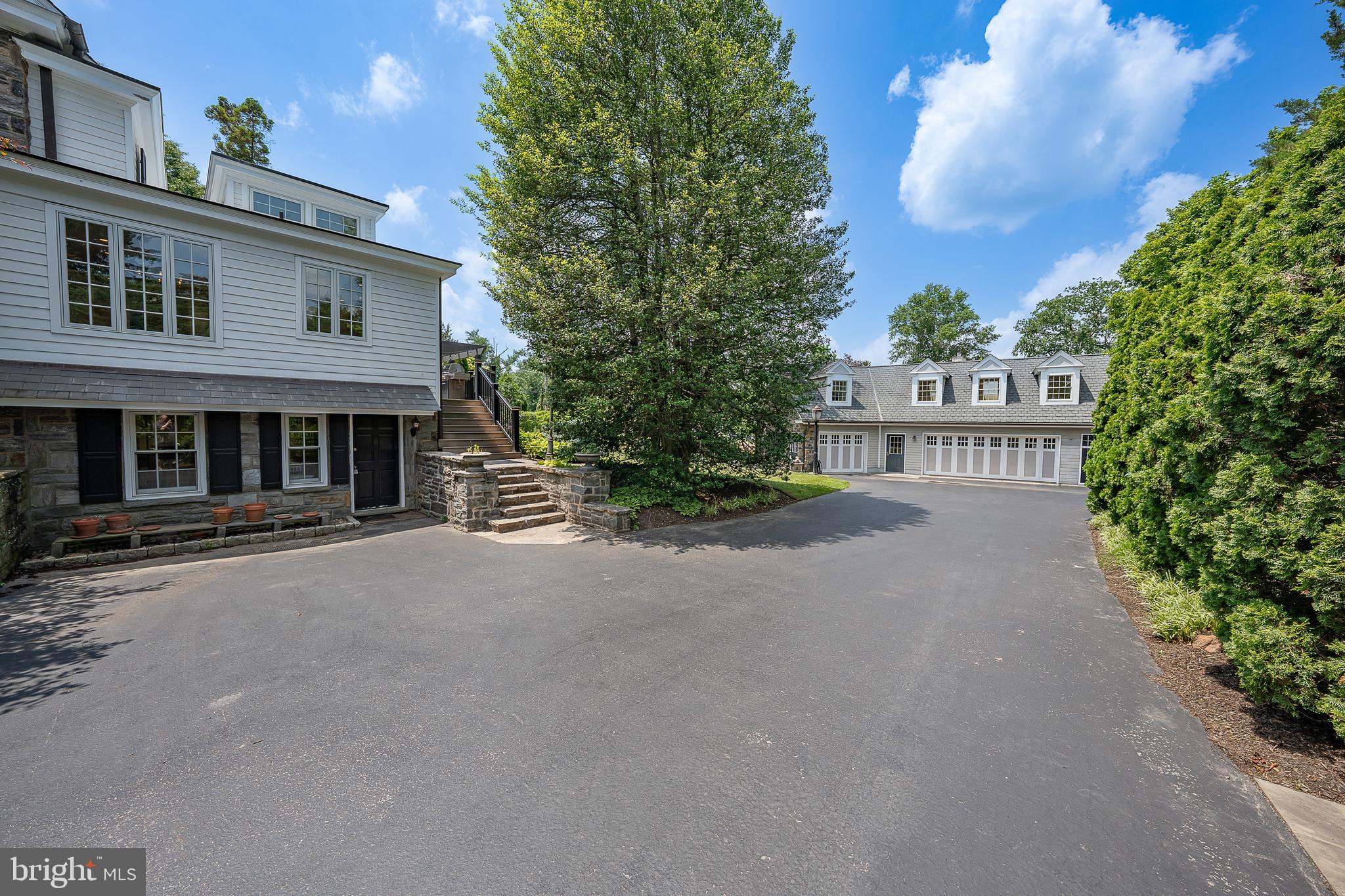 101 E BROOKHAVEN ROAD