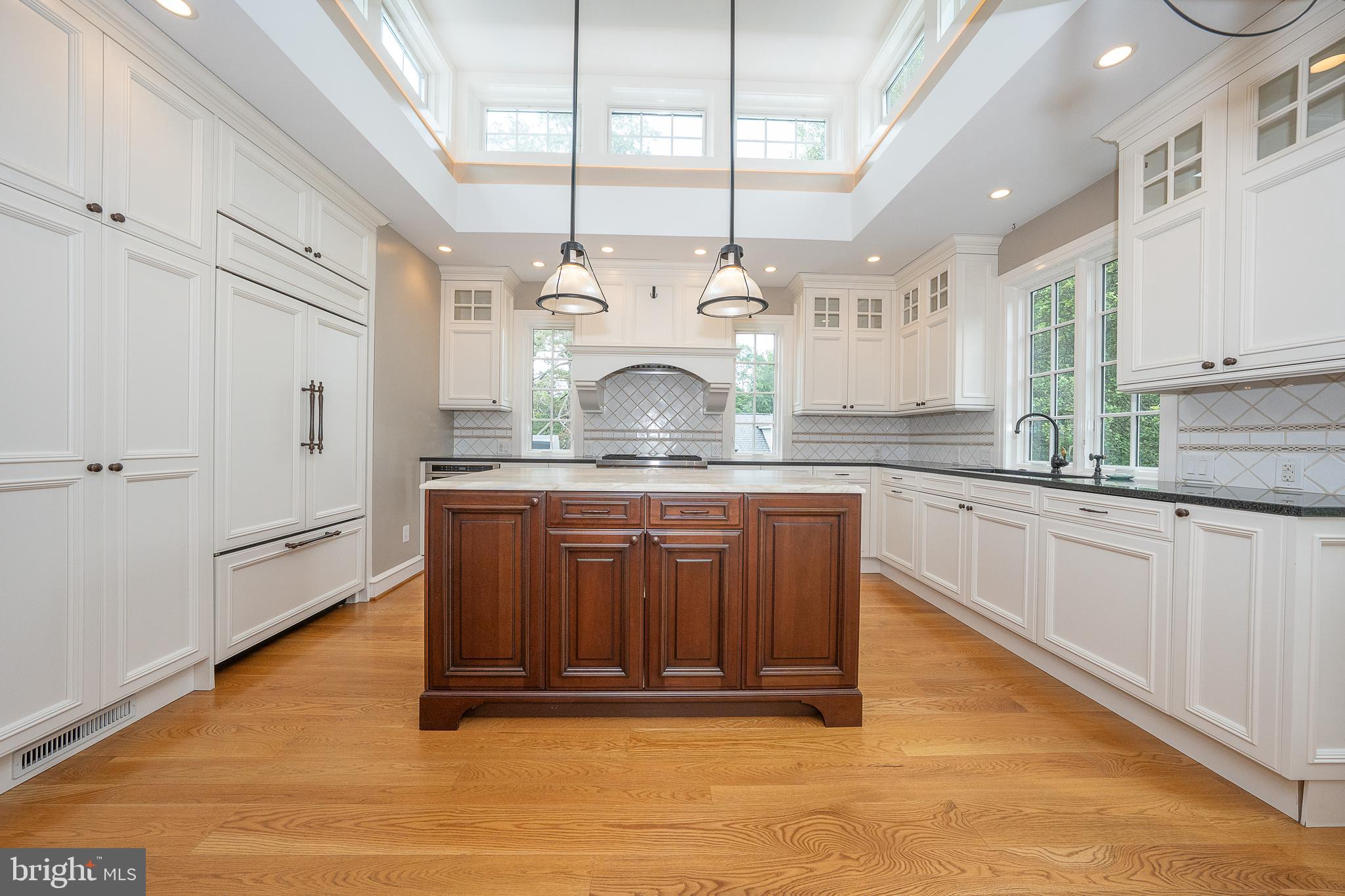 101 E BROOKHAVEN ROAD