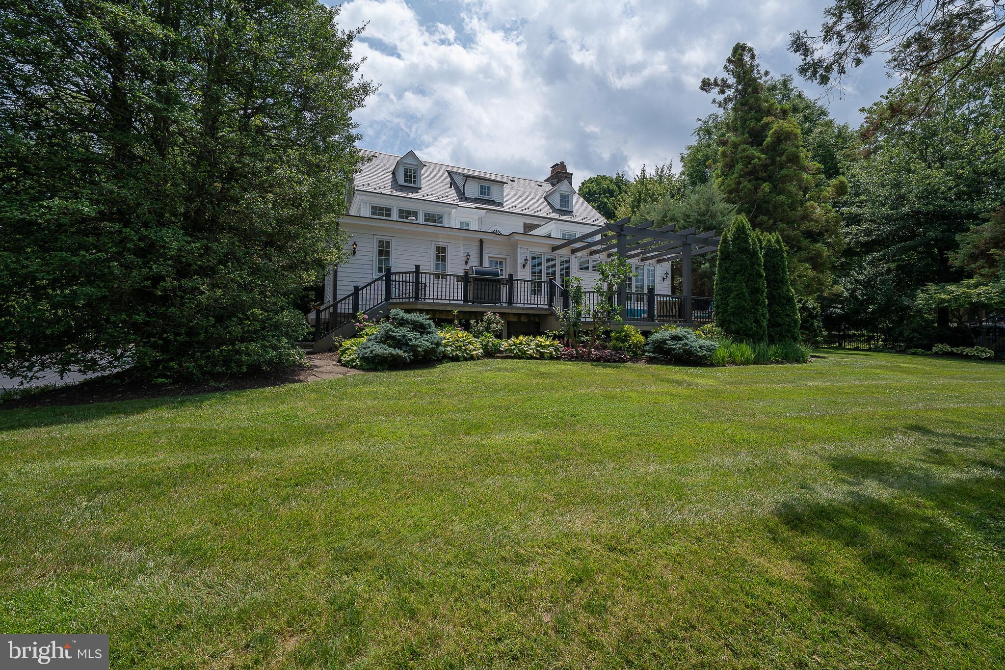 101 E BROOKHAVEN ROAD