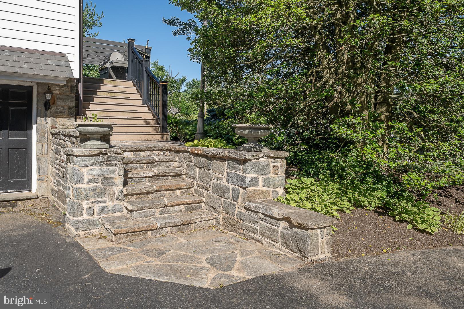 101 E BROOKHAVEN ROAD